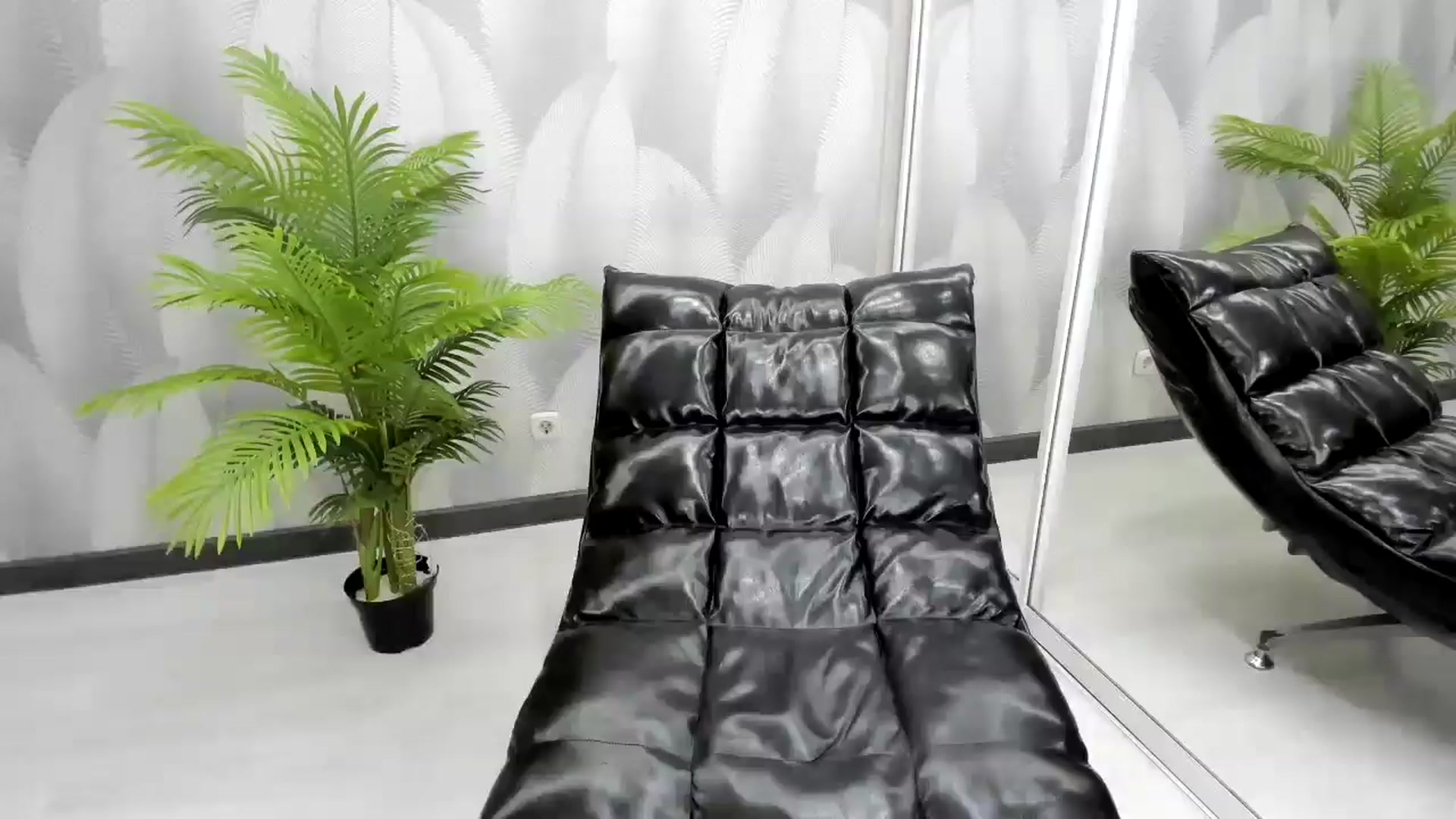 Gallery image thumbnail from Anders0n's myfreecams stream on, 06/05/2025, 18:14 image 13 of 20