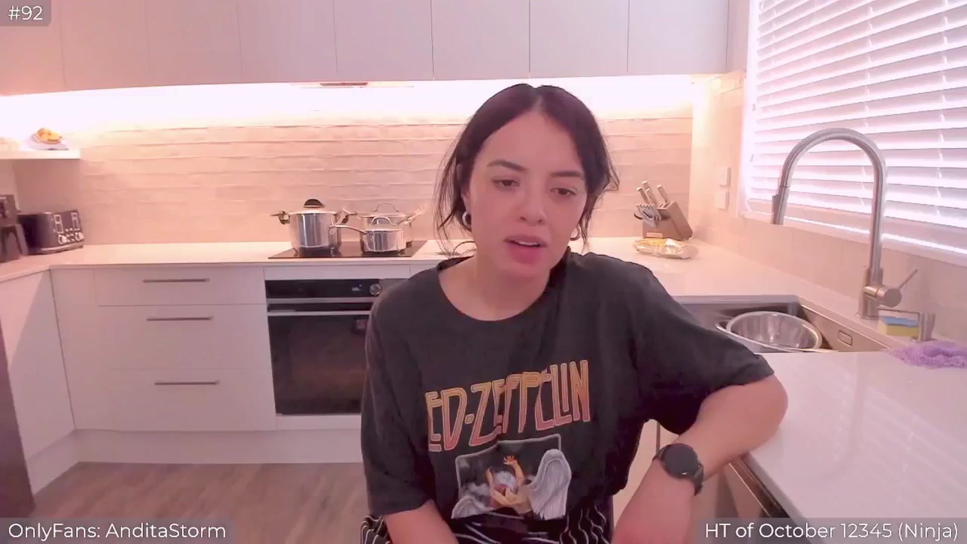Gallery image thumbnail from AnditaStorm's myfreecams stream on, 10/04/2024, 03:13 image 11 of 20