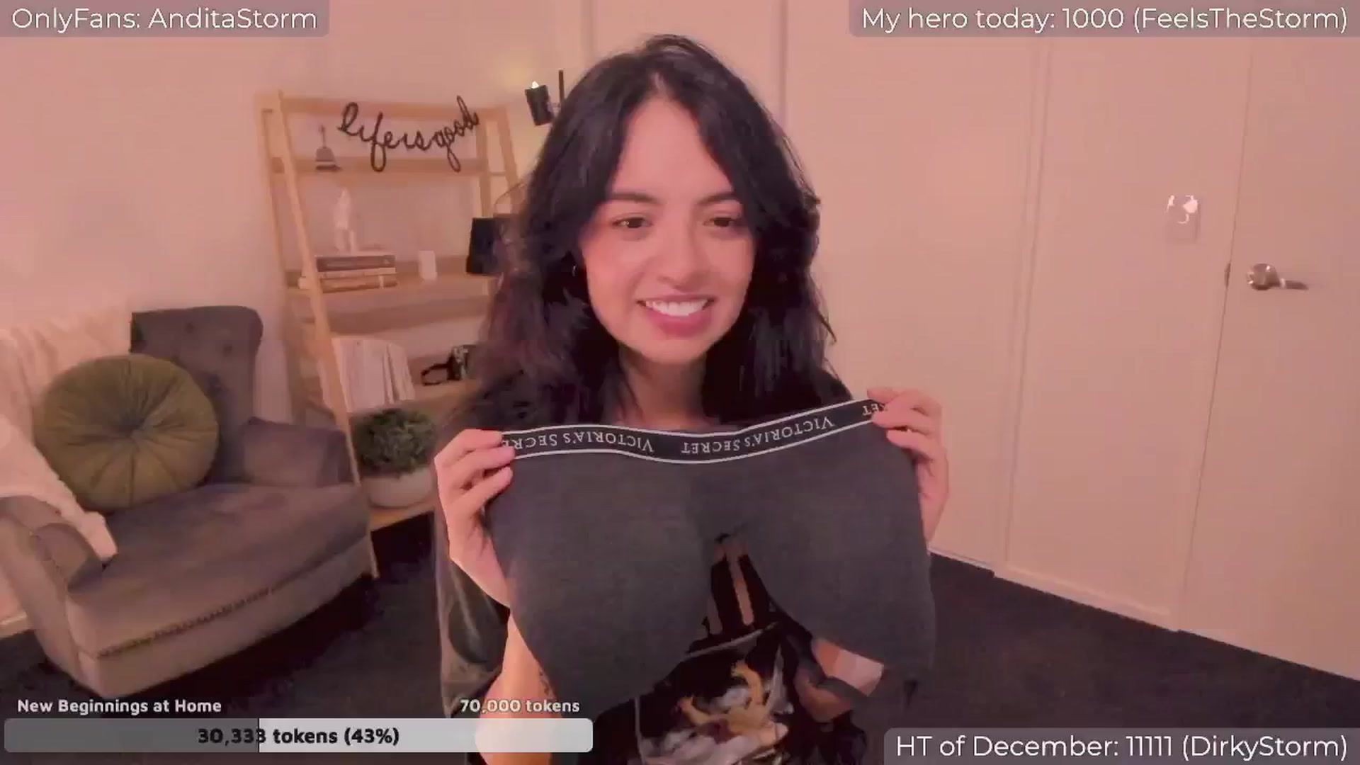 Gallery image thumbnail from AnditaStorm's myfreecams stream on, 12/16/2024, 03:41 image 4 of 20