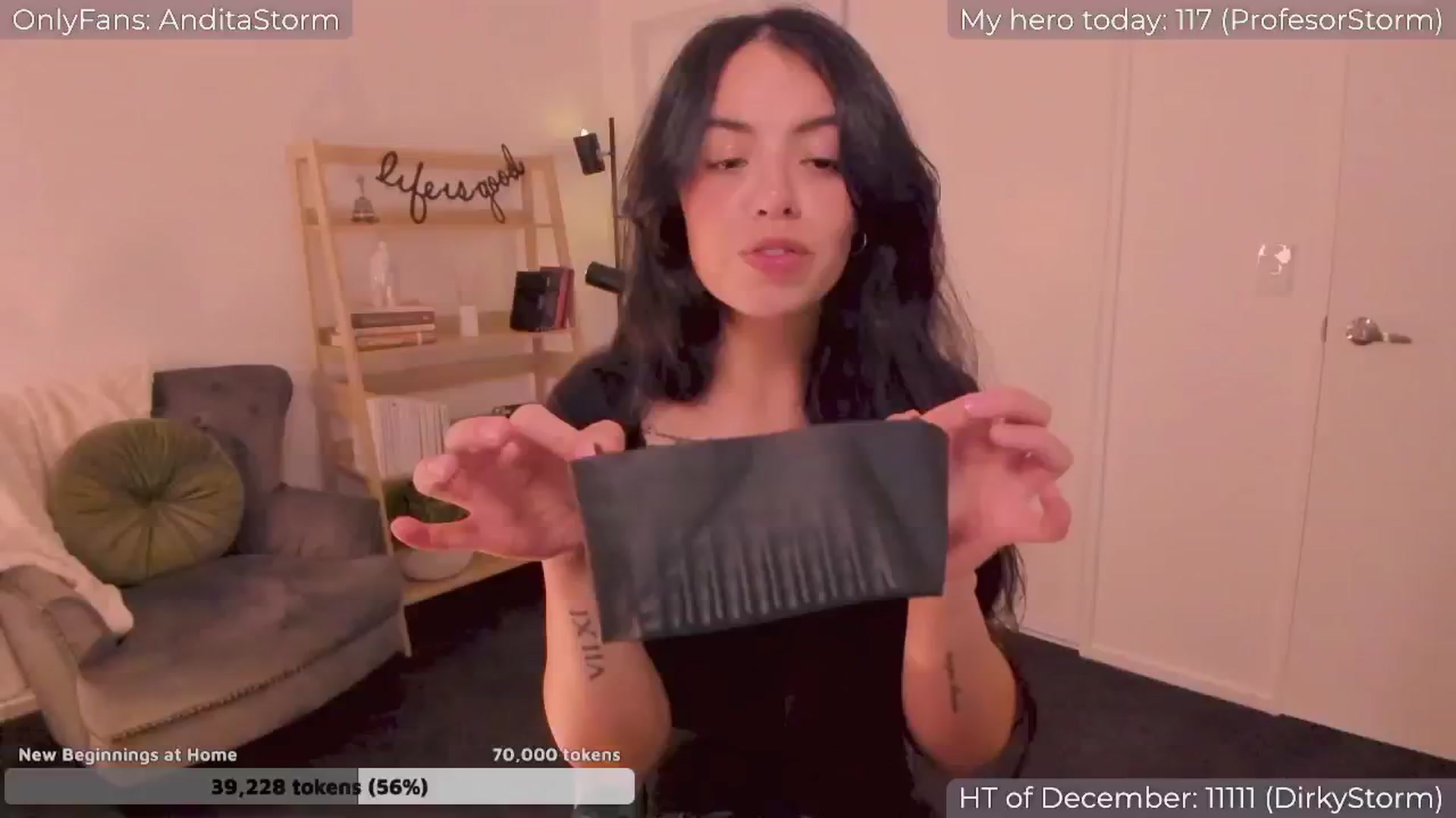 Gallery image thumbnail from AnditaStorm's myfreecams stream on, 12/23/2024, 01:43 image 12 of 20