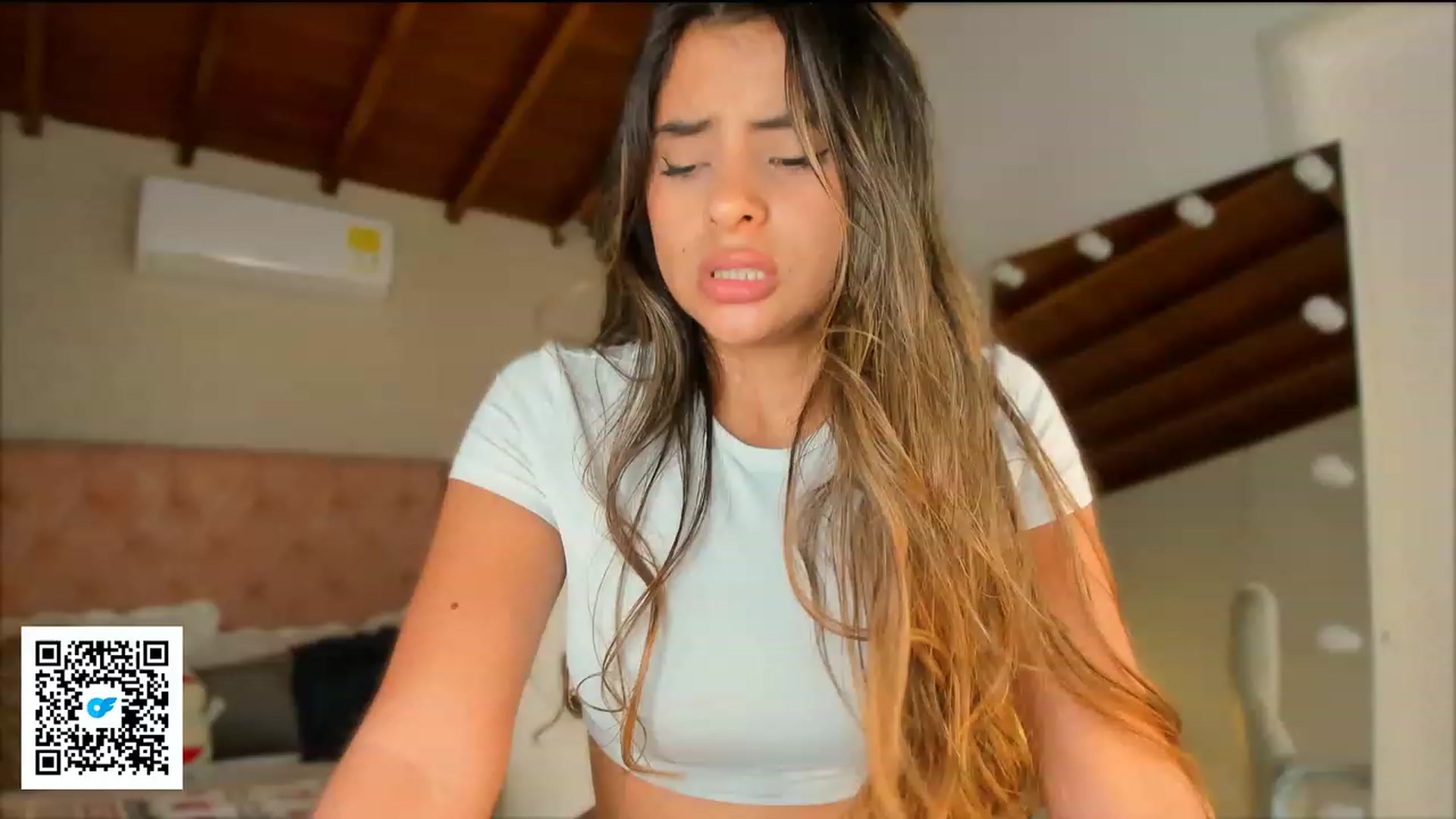 Gallery image thumbnail from AndreaThomson's myfreecams stream on, 01/06/2024, 17:02 image 20 of 20