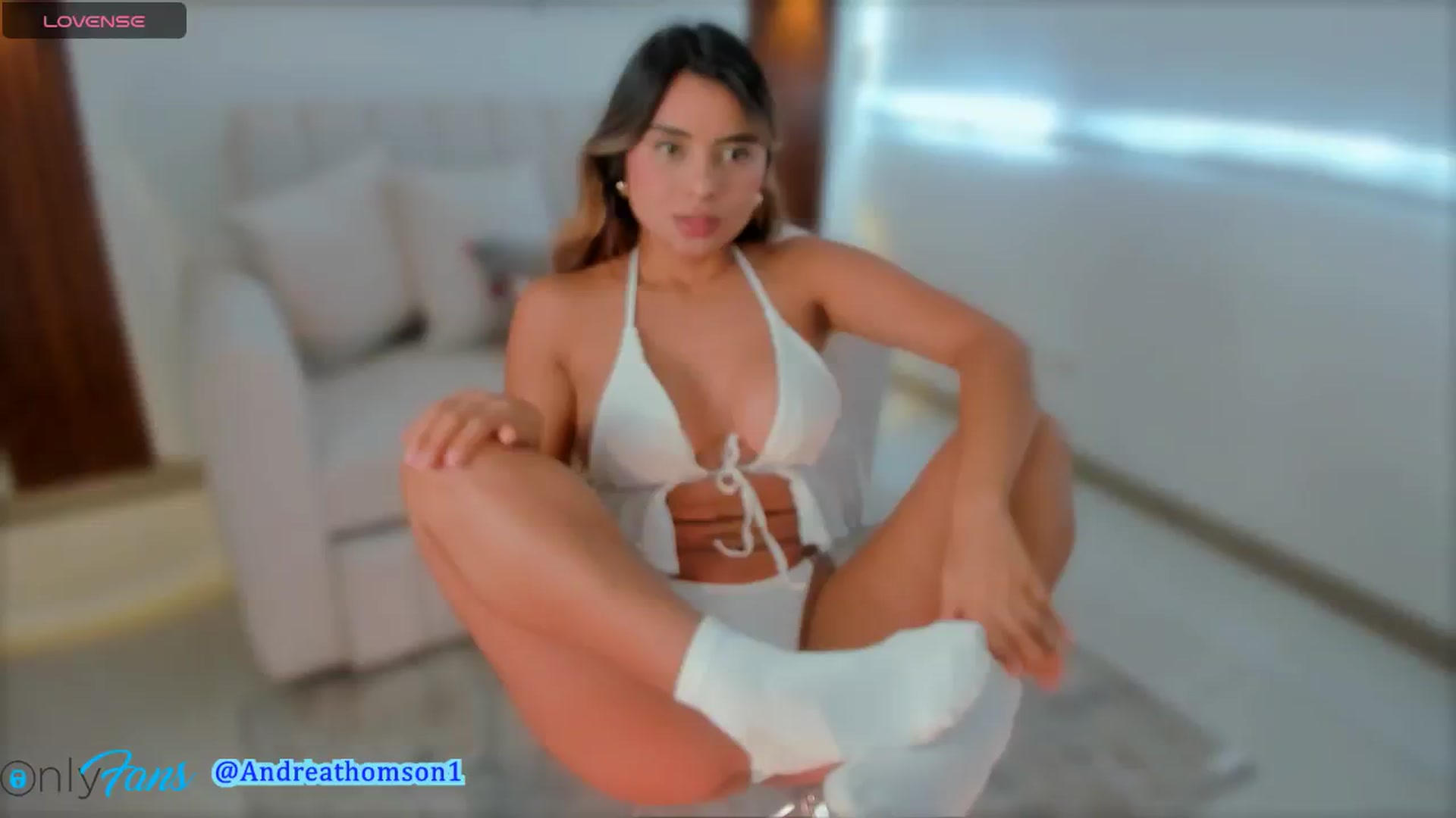 Gallery image thumbnail from AndreaThomson's myfreecams stream on, 11/15/2024, 14:51 image 13 of 20