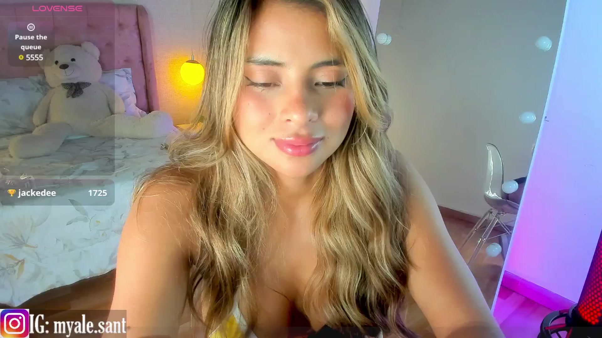 Gallery image thumbnail from AndreaThomson's myfreecams stream on, 05/20/2025, 23:32 image 13 of 20