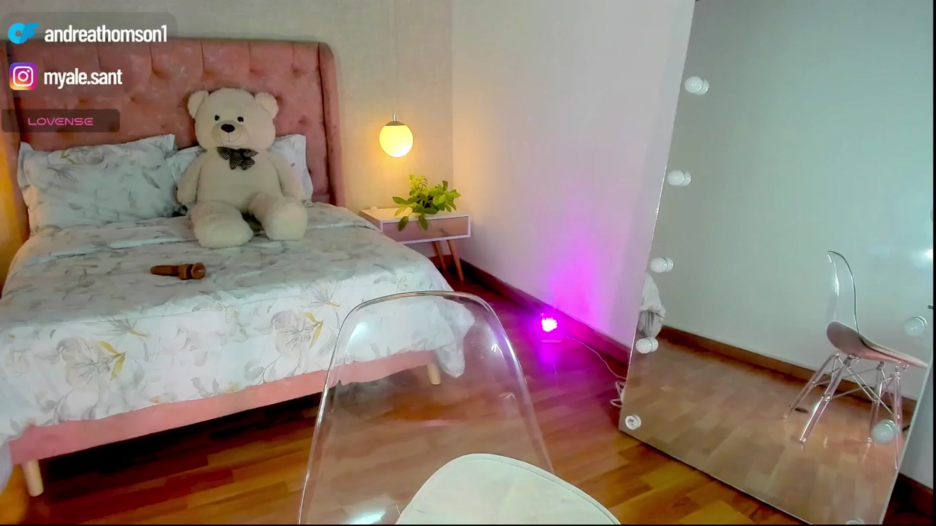 Gallery image thumbnail from AndreaThomson's myfreecams stream on, 06/04/2025, 21:25 image 18 of 20