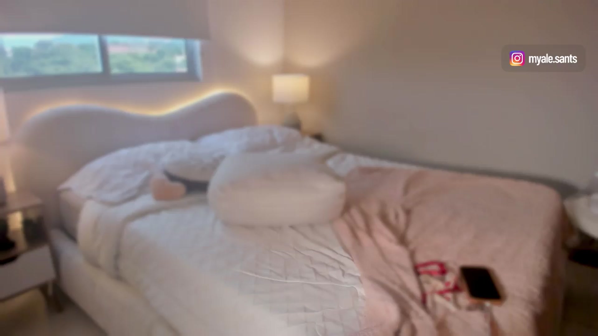 Gallery image thumbnail from AndreaThomson's myfreecams stream on, 06/01/2026, 23:12 image 1 of 20