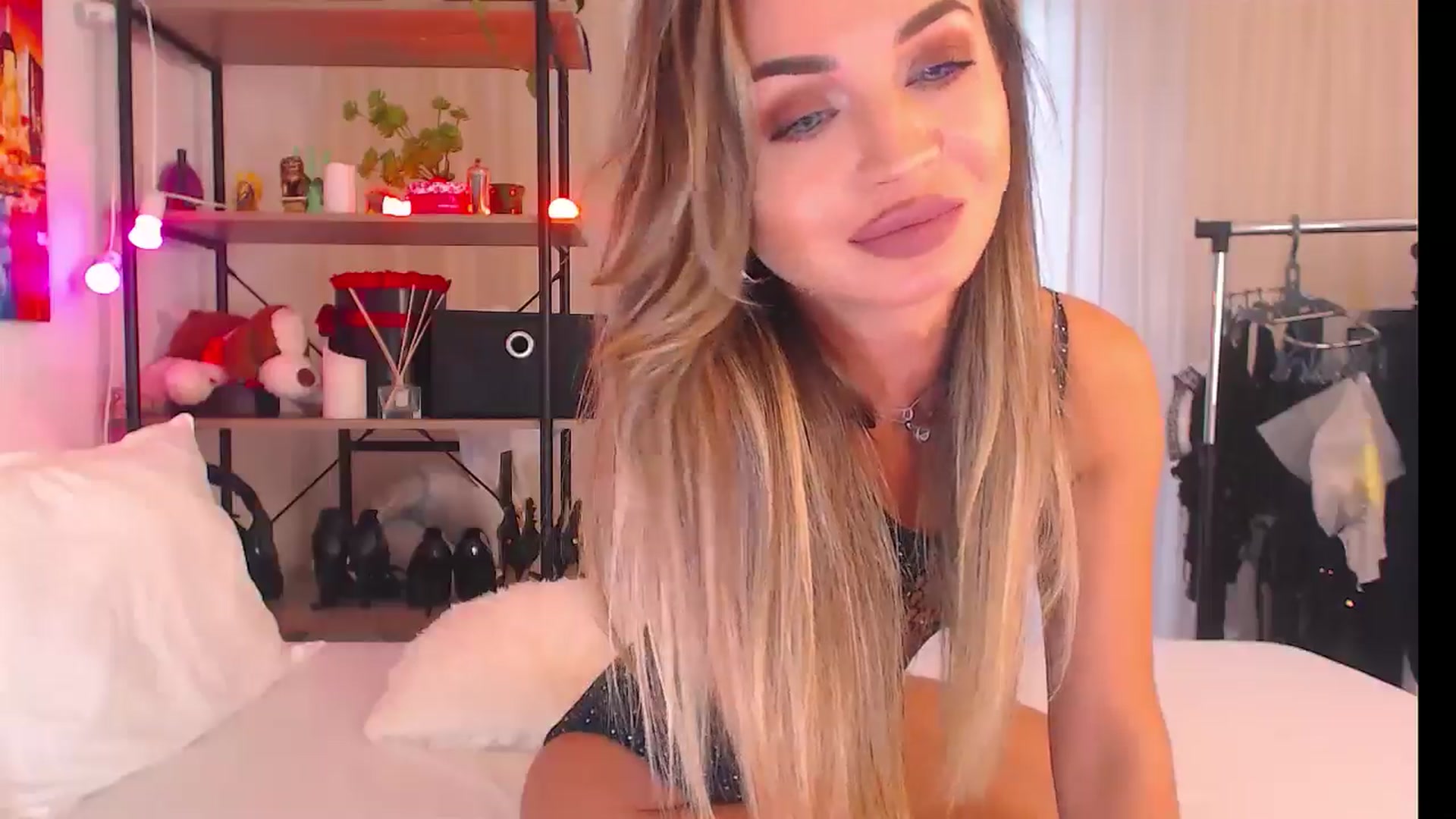 Gallery image thumbnail from AndreaWoow's myfreecams stream on, 09/16/2024, 13:27 image 15 of 20
