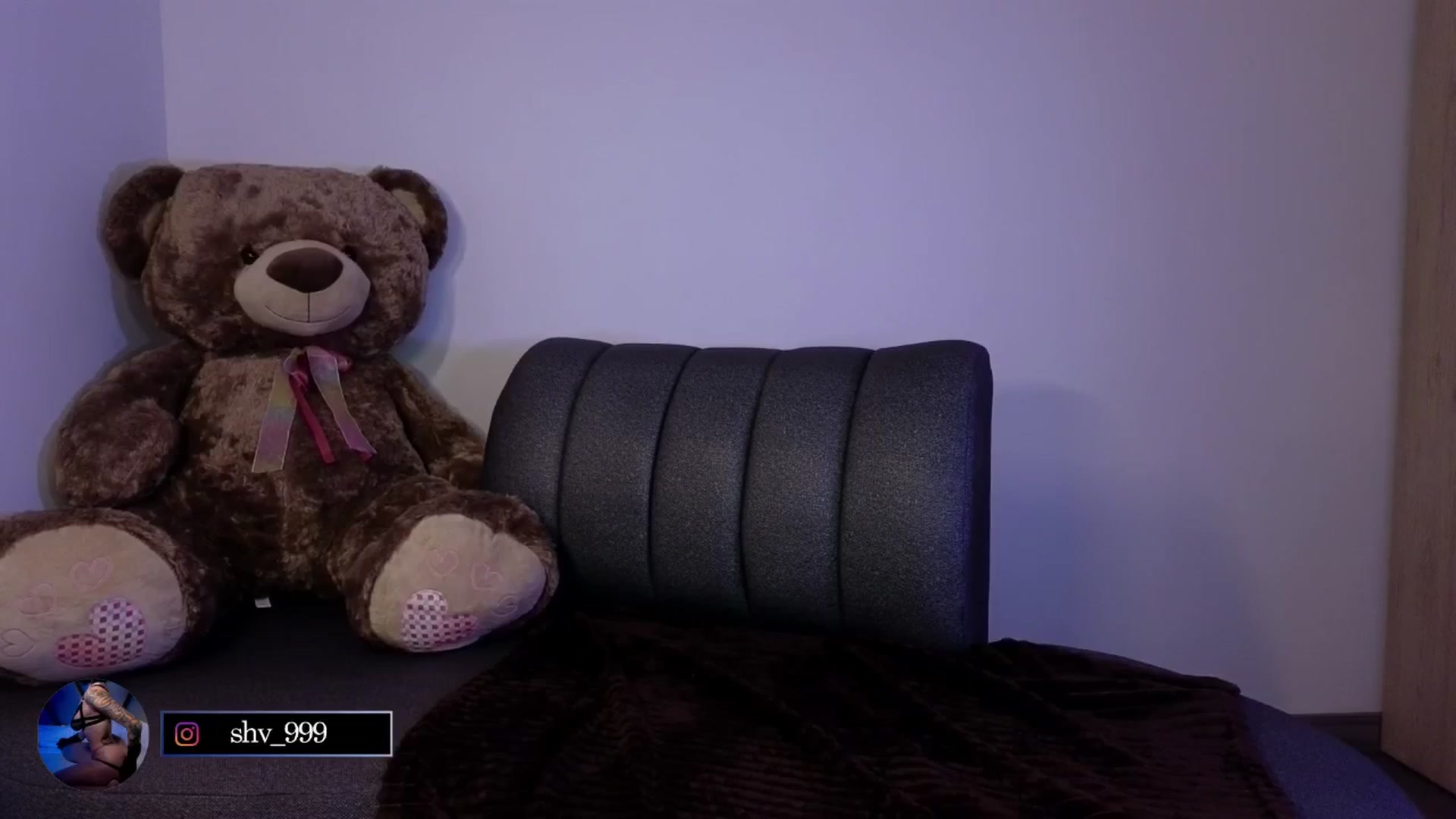 Gallery image thumbnail from Andrea_T's myfreecams stream on, 08/20/2025, 06:05 image 16 of 20