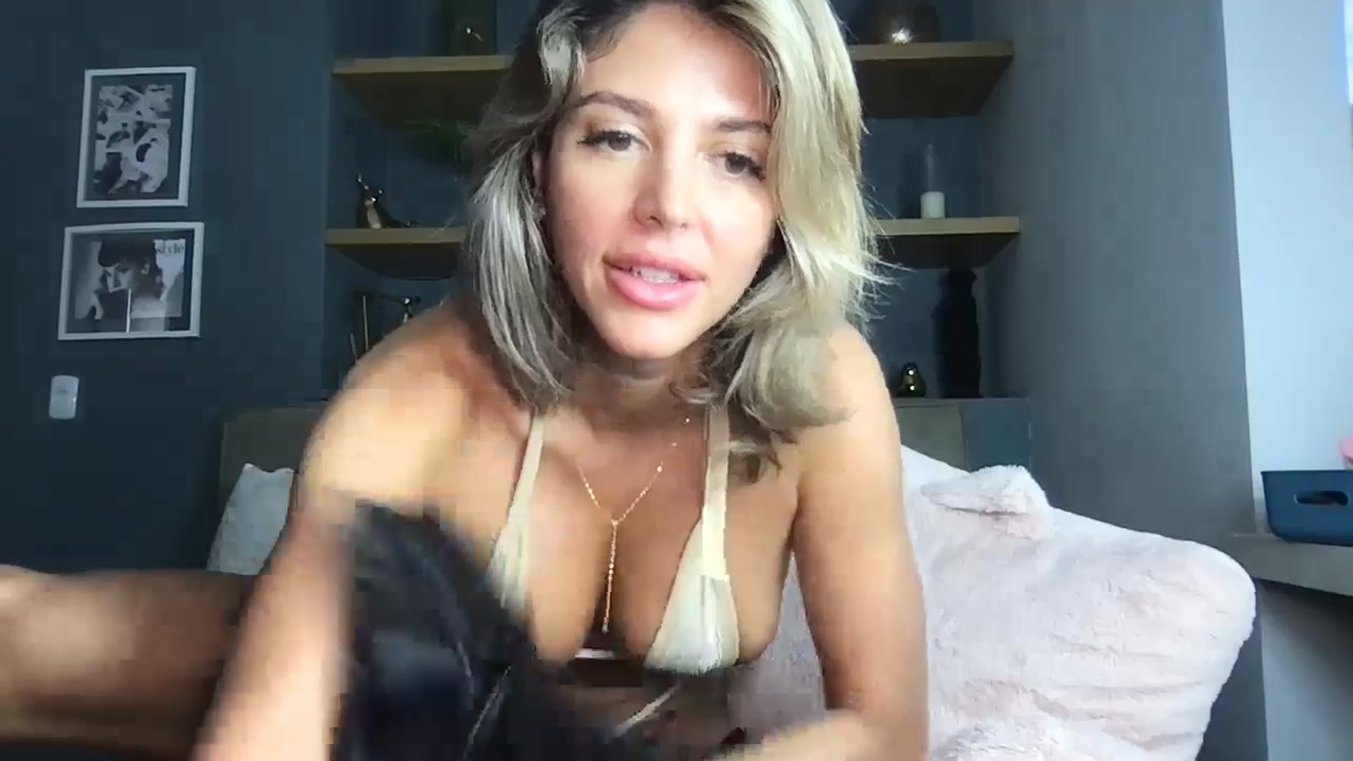 Gallery image thumbnail from Andromeda55's myfreecams stream on, 10/06/2024, 14:33 image 19 of 20