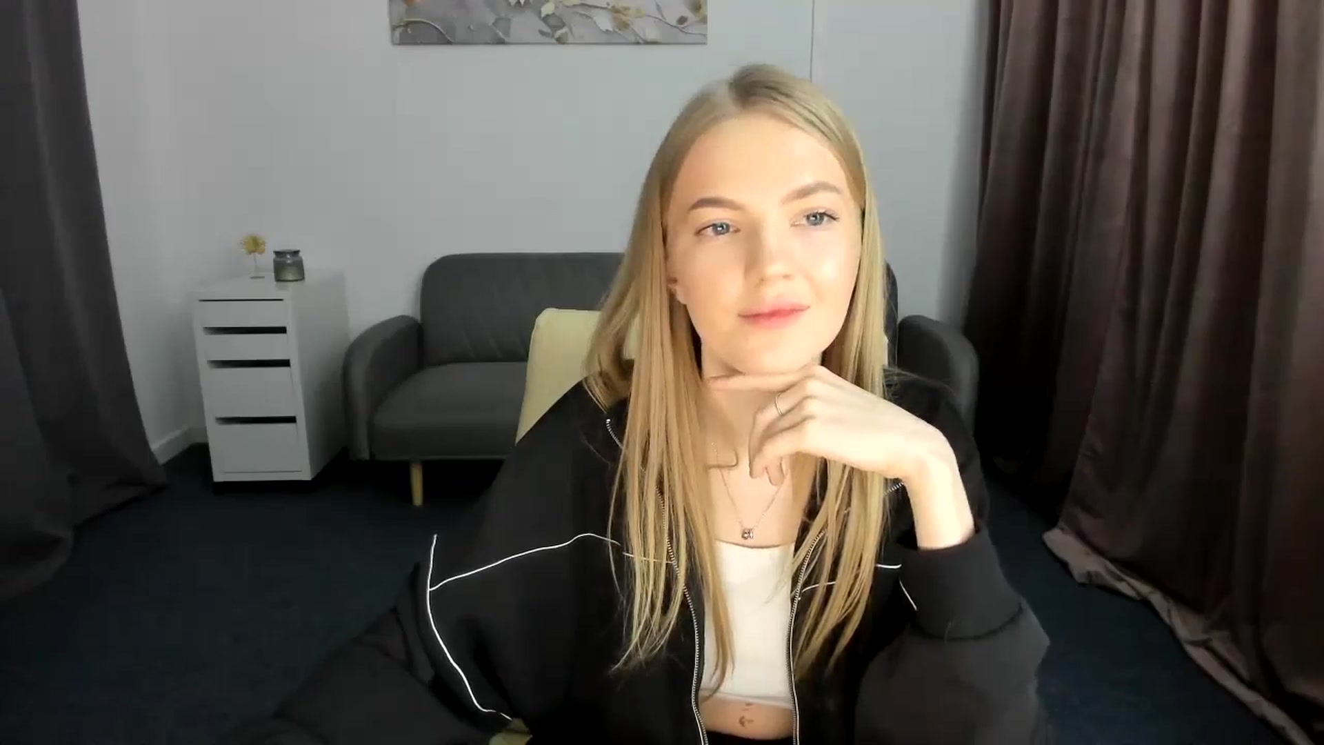 Gallery image thumbnail from AndySky's myfreecams stream on, 01/27/2025, 18:52 image 12 of 20