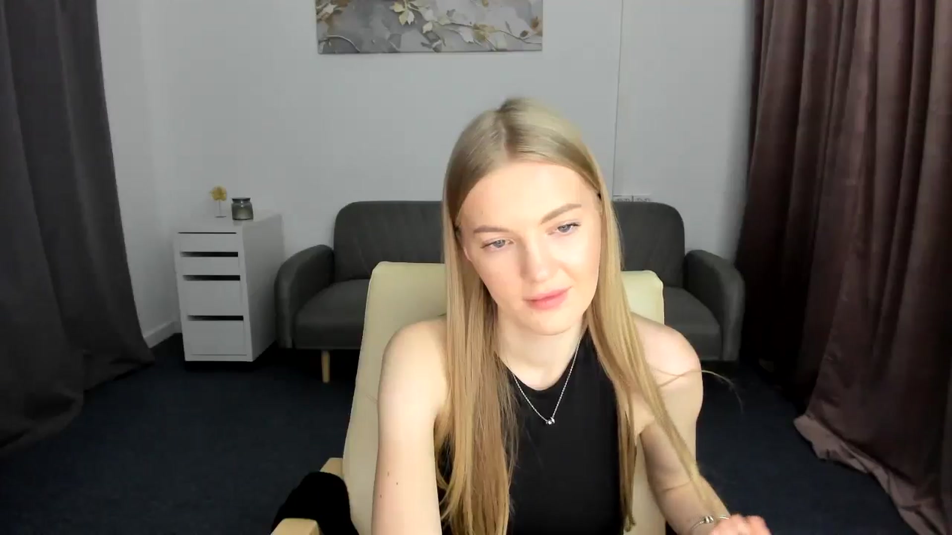 Gallery image thumbnail from AndySky's myfreecams stream on, 02/01/2025, 18:40 image 18 of 20