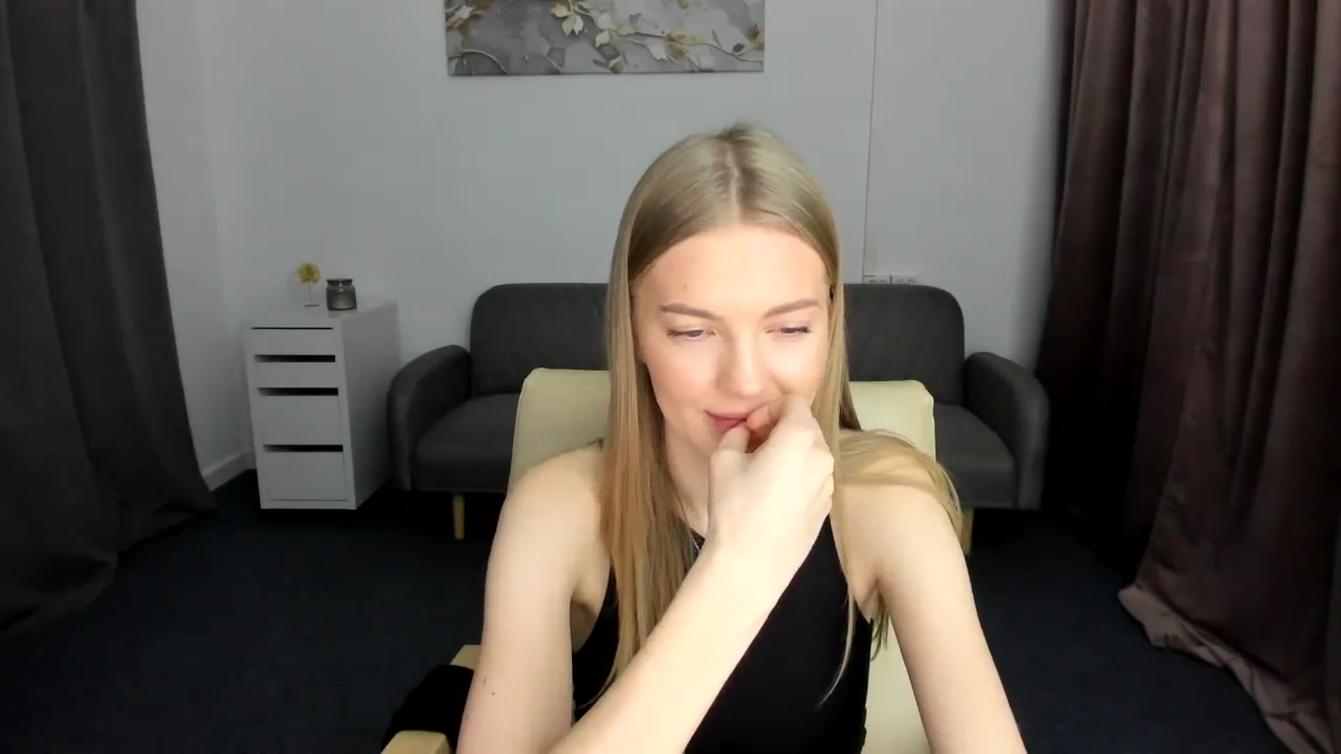 Gallery image thumbnail from AndySky's myfreecams stream on, 02/01/2025, 18:40 image 14 of 20