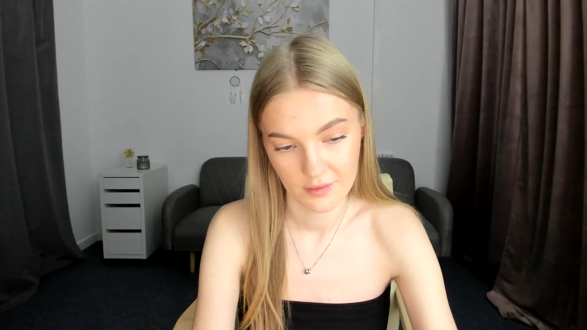 Gallery image thumbnail from AndySky's myfreecams stream on, 02/06/2025, 15:55 image 11 of 20