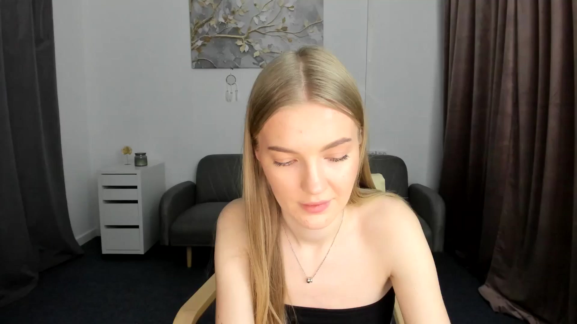 Gallery image thumbnail from AndySky's myfreecams stream on, 02/06/2025, 15:55 image 7 of 20