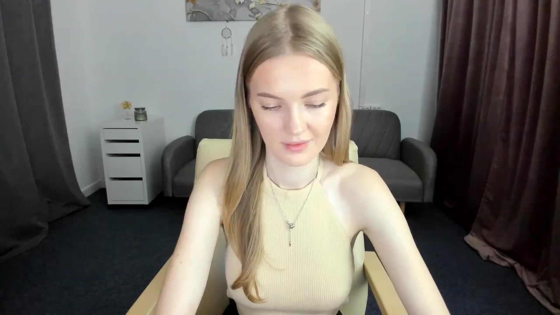 Gallery image thumbnail from AndySky's myfreecams stream on, 02/08/2025, 18:52 image 6 of 20