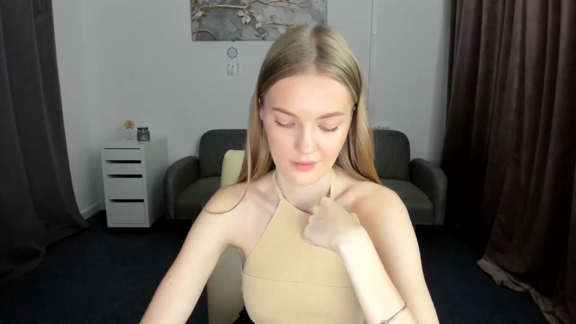 Gallery image thumbnail from AndySky's myfreecams stream on, 02/08/2025, 20:33 image 11 of 20