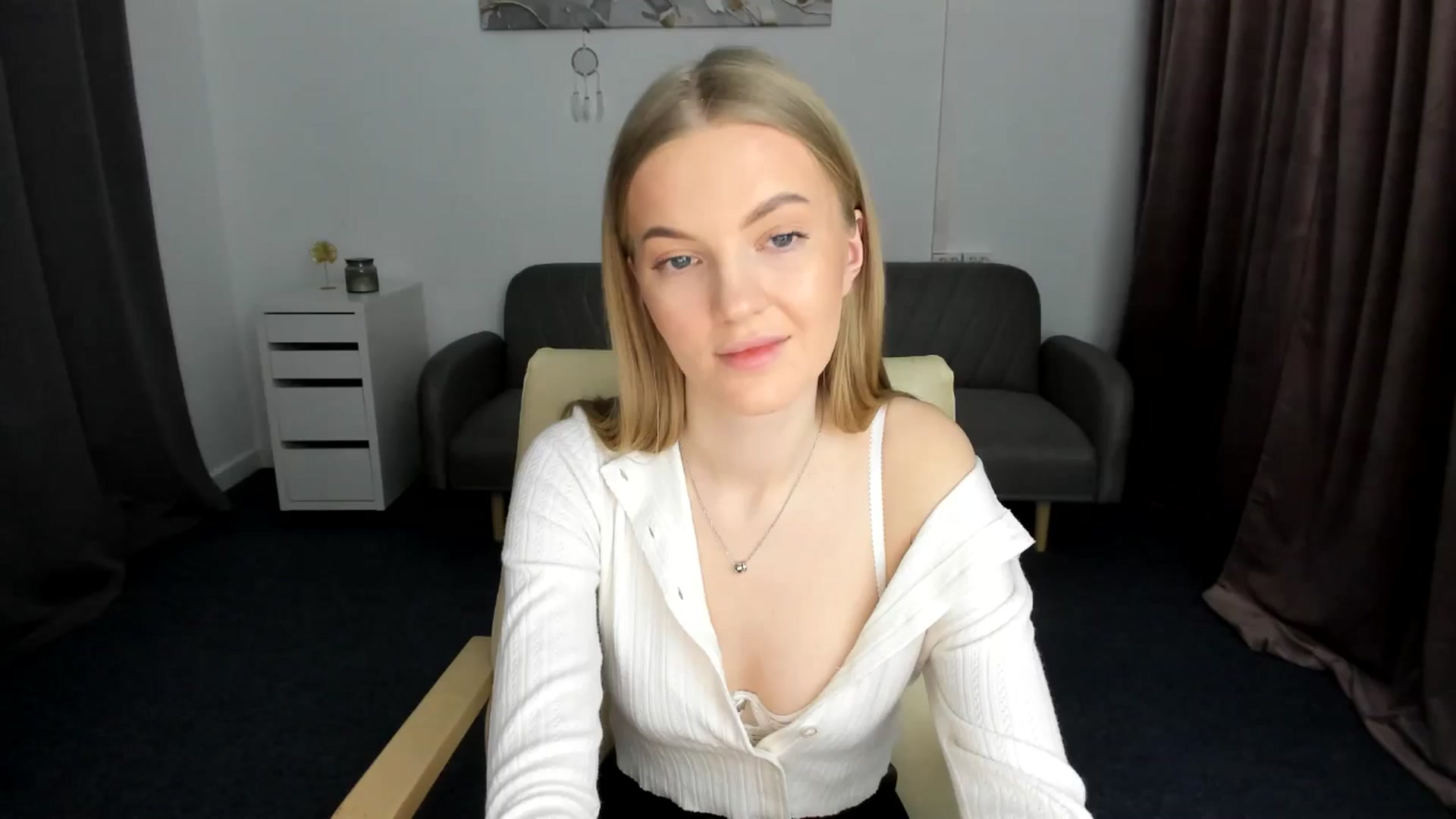 Gallery image thumbnail from AndySky's myfreecams stream on, 02/09/2025, 17:18 image 8 of 20