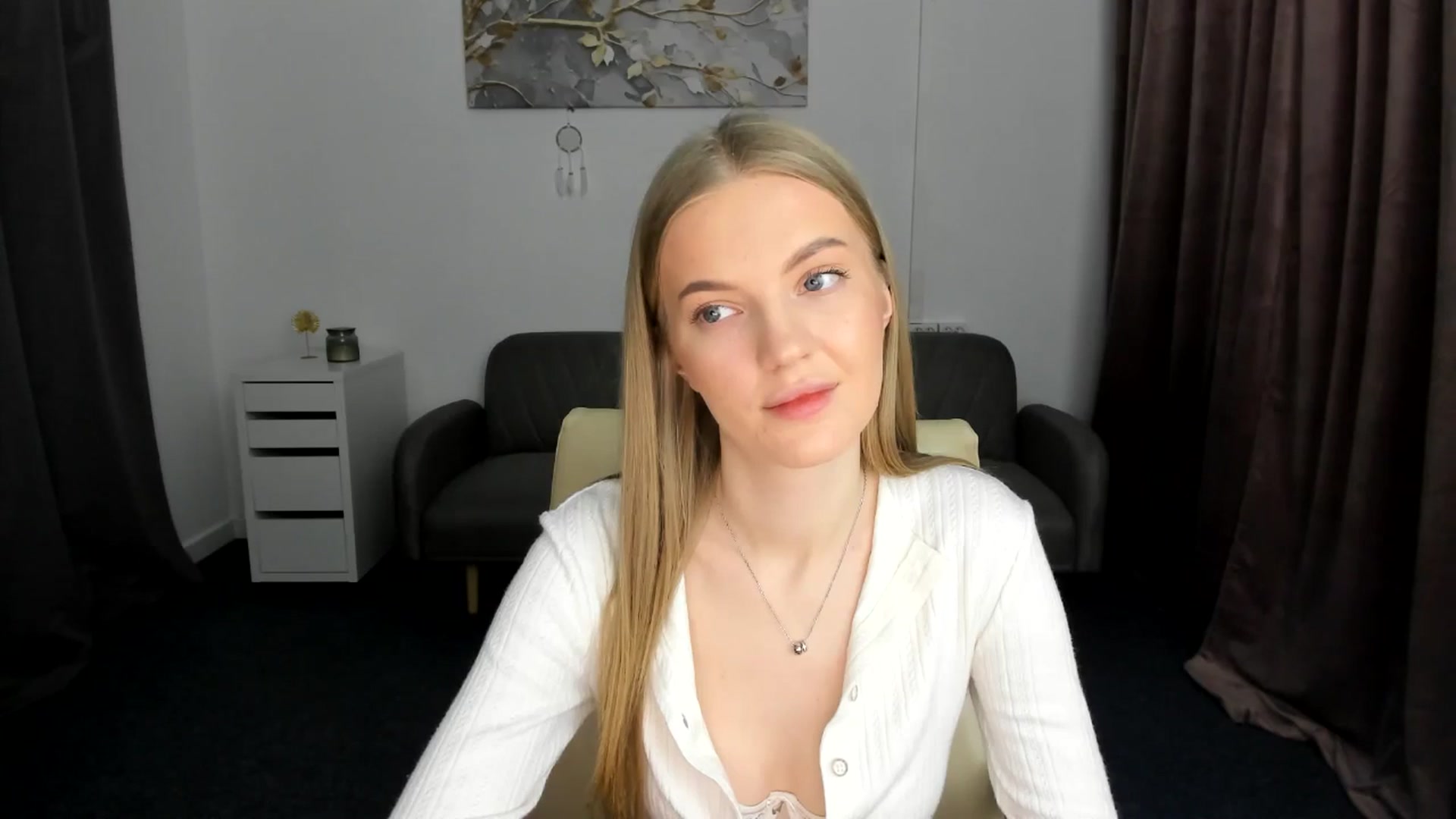 Gallery image thumbnail from AndySky's myfreecams stream on, 02/09/2025, 20:28 image 2 of 20