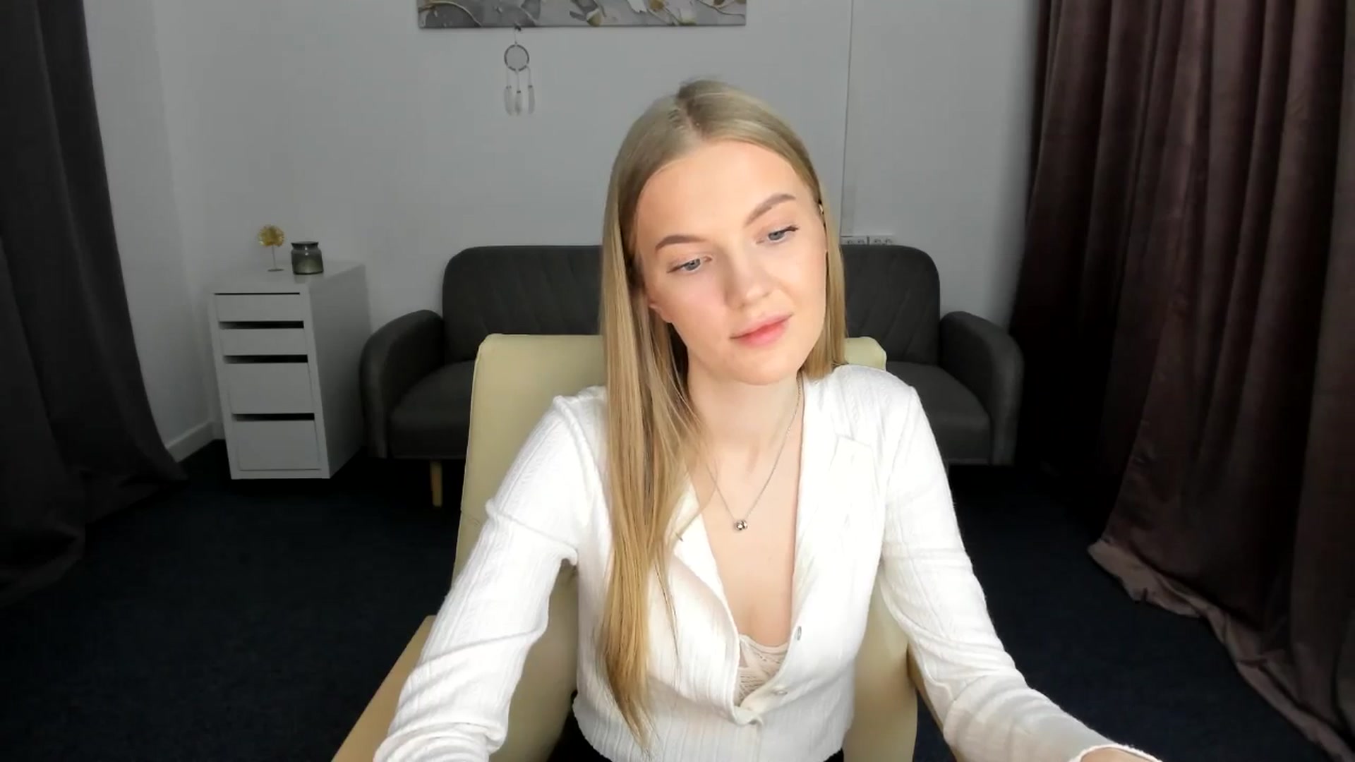 Gallery image thumbnail from AndySky's myfreecams stream on, 02/09/2025, 20:28 image 4 of 20