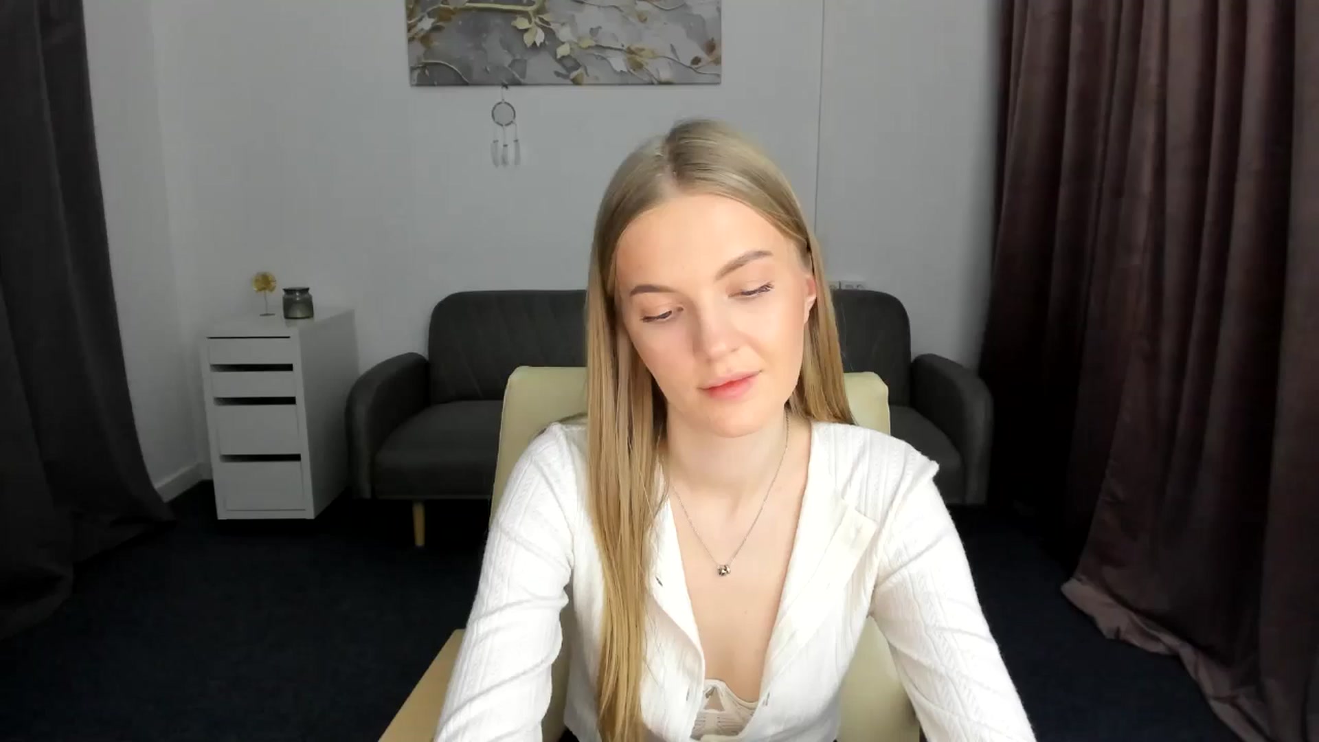Gallery image thumbnail from AndySky's myfreecams stream on, 02/09/2025, 20:28 image 16 of 20
