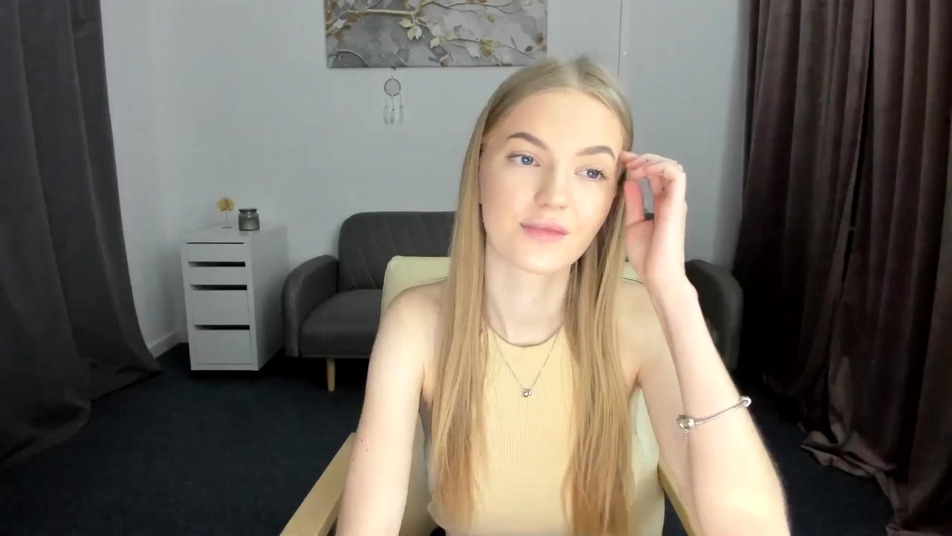 Gallery image thumbnail from AndySky's myfreecams stream on, 02/13/2025, 16:06 image 11 of 20