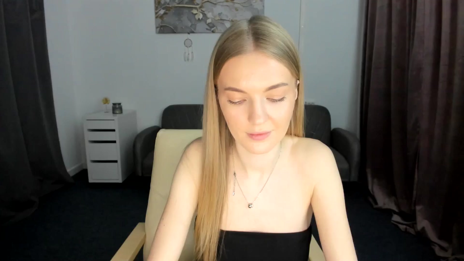 Gallery image thumbnail from AndySky's myfreecams stream on, 02/16/2025, 14:43 image 1 of 20