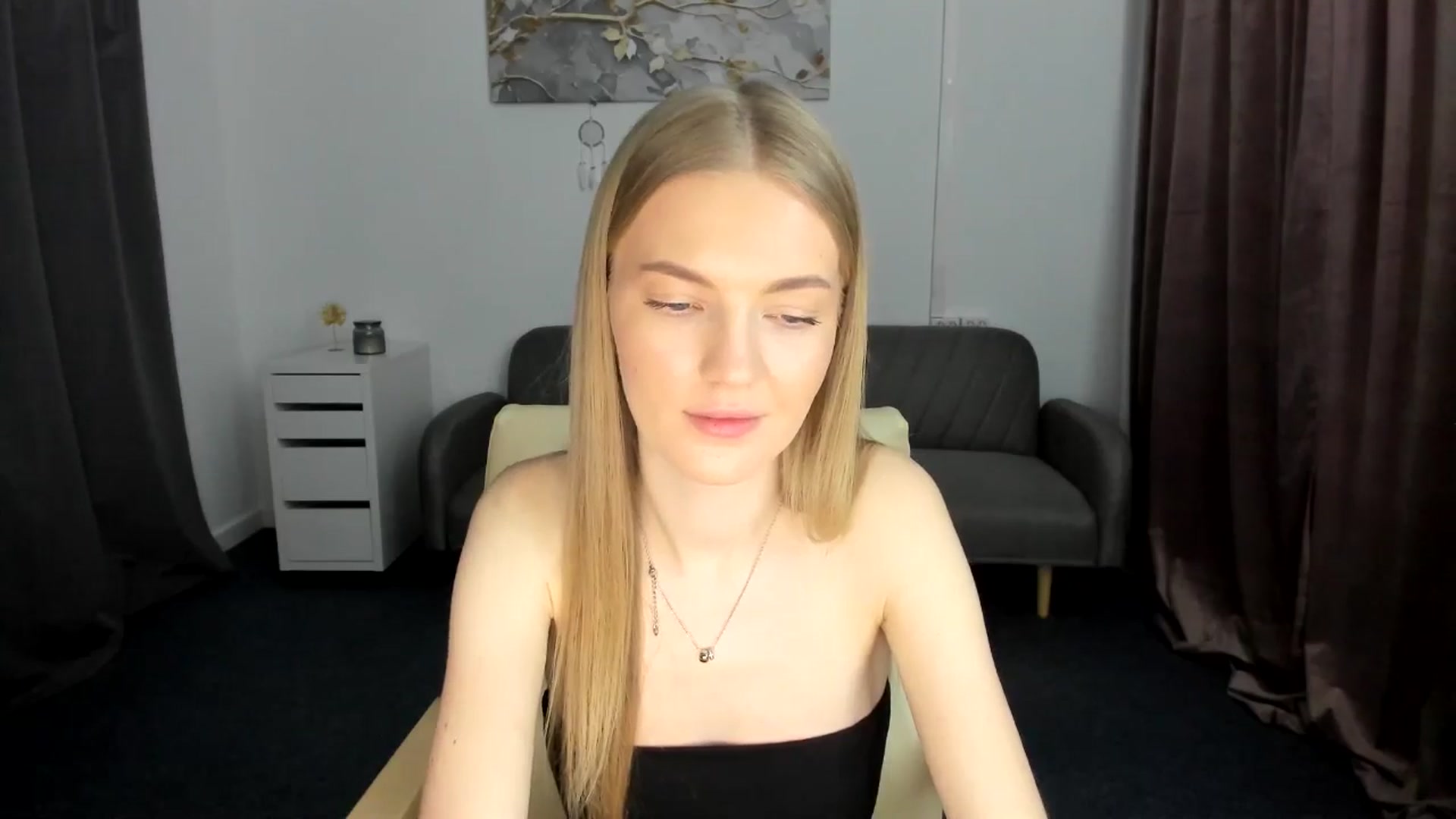 Gallery image thumbnail from AndySky's myfreecams stream on, 02/16/2025, 14:43 image 11 of 20