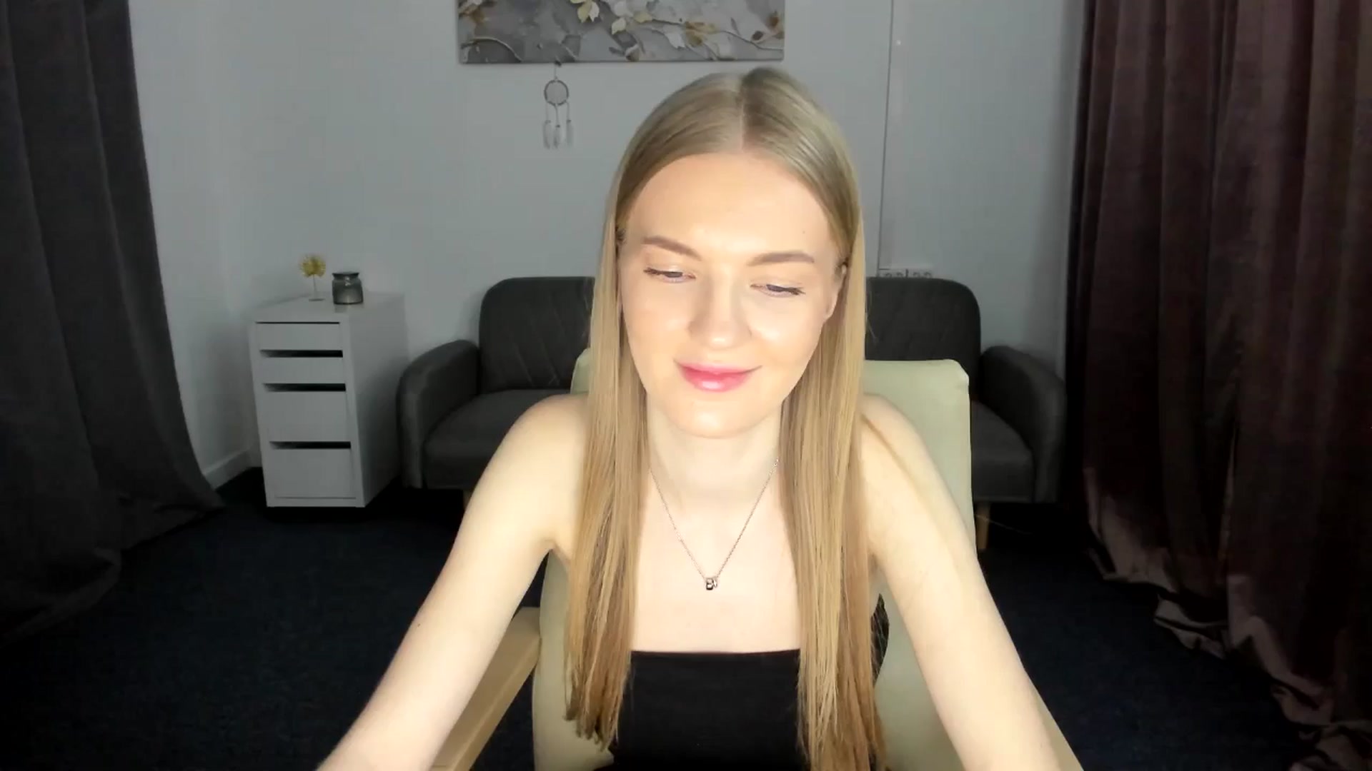 Gallery image thumbnail from AndySky's myfreecams stream on, 02/16/2025, 17:34 image 12 of 20