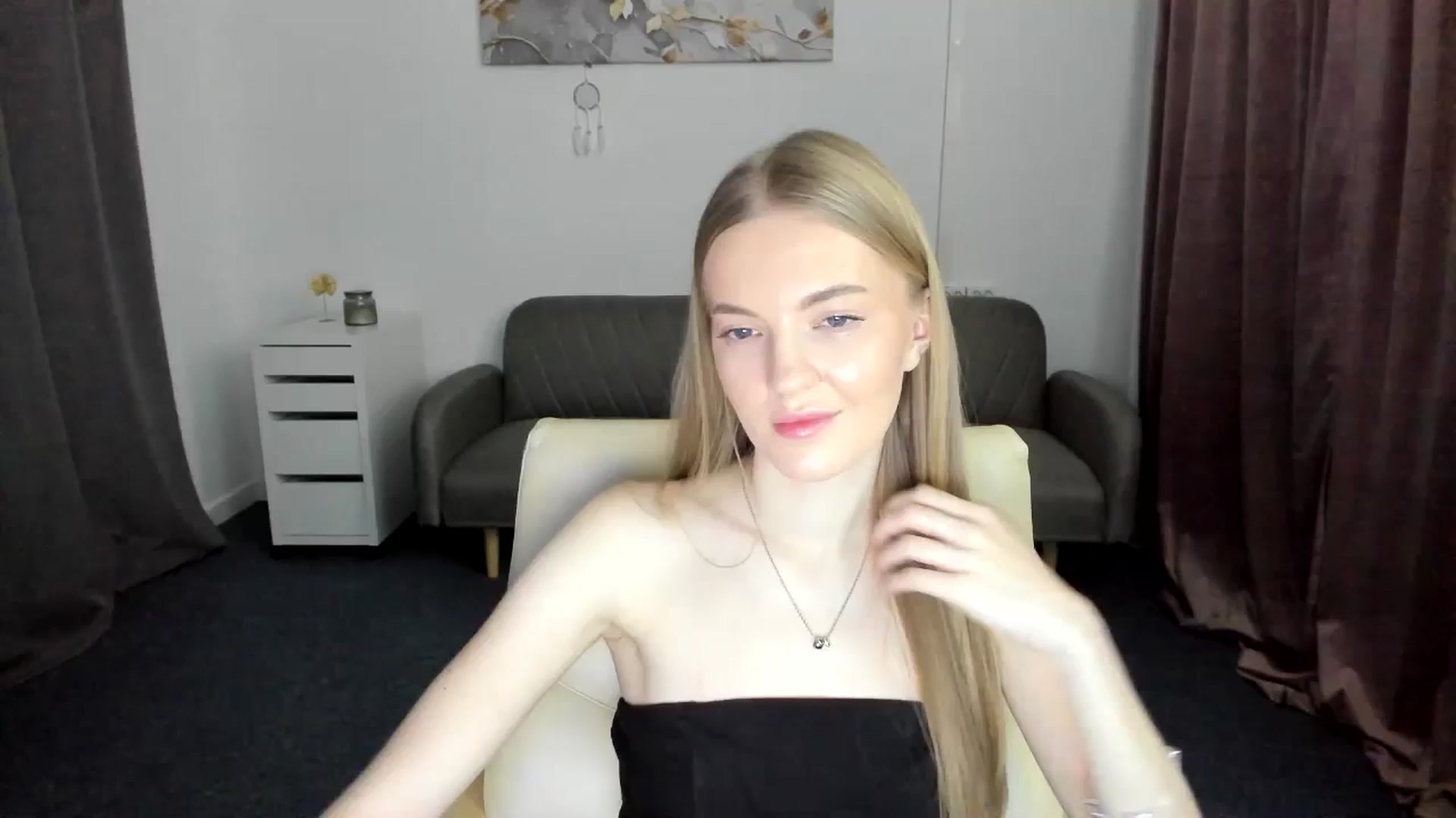 Gallery image thumbnail from AndySky's myfreecams stream on, 02/16/2025, 17:34 image 19 of 20