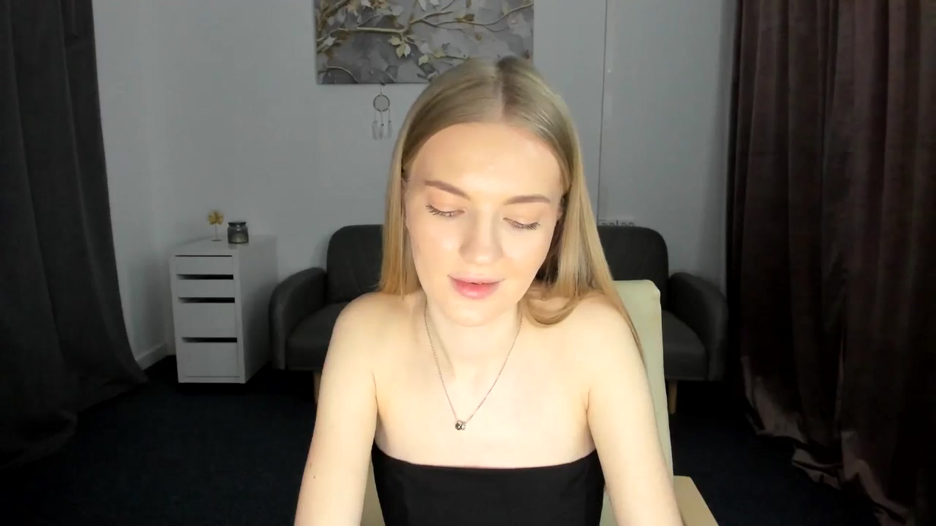 Gallery image thumbnail from AndySky's myfreecams stream on, 02/16/2025, 17:34 image 3 of 20