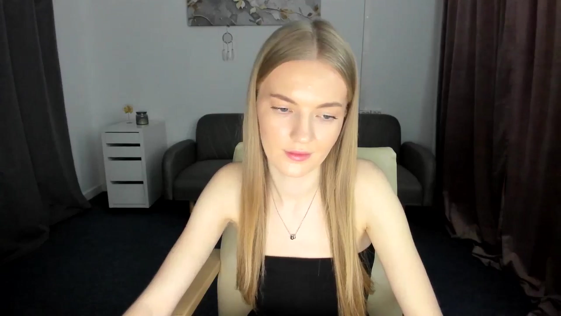 Gallery image thumbnail from AndySky's myfreecams stream on, 02/16/2025, 17:34 image 14 of 20