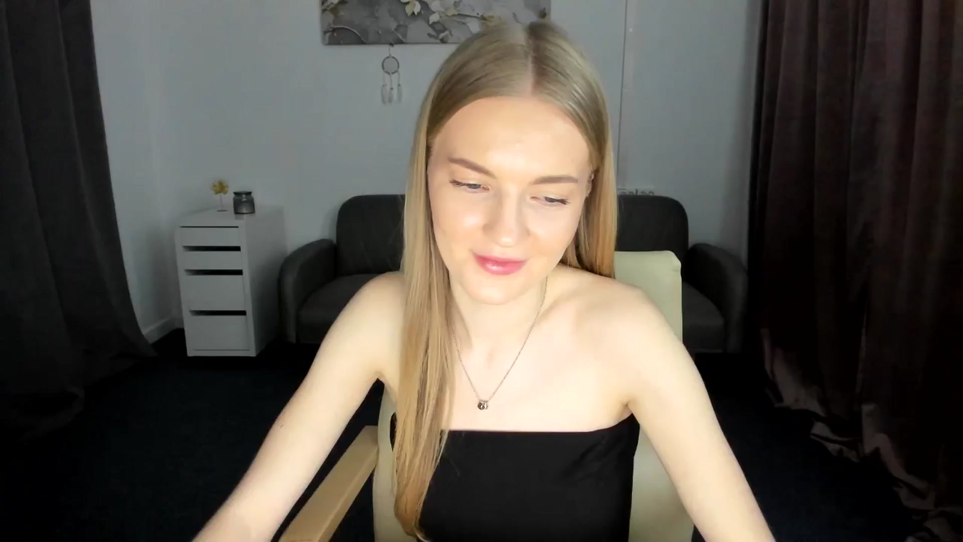 Gallery image thumbnail from AndySky's myfreecams stream on, 02/16/2025, 17:34 image 13 of 20