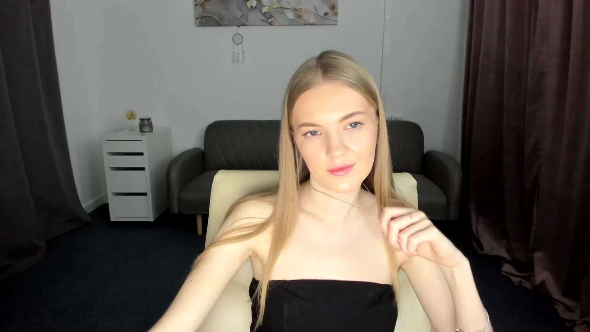 Gallery image thumbnail from AndySky's myfreecams stream on, 02/16/2025, 17:34 image 18 of 20