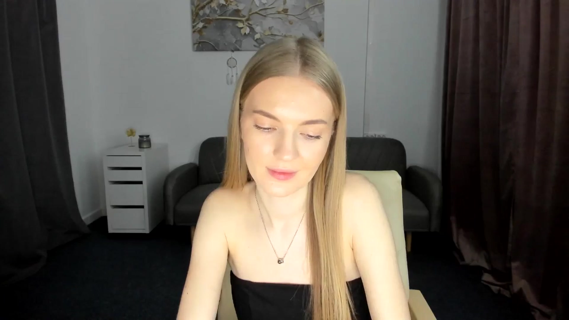 Gallery image thumbnail from AndySky's myfreecams stream on, 02/16/2025, 17:34 image 4 of 20