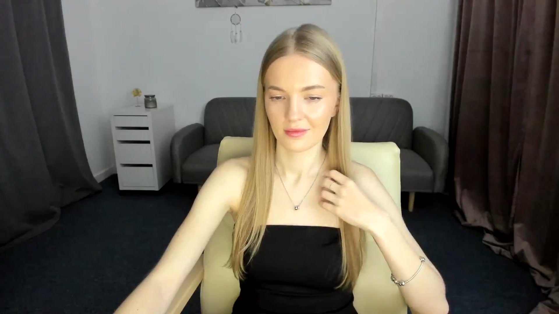 Gallery image thumbnail from AndySky's myfreecams stream on, 02/16/2025, 20:14 image 3 of 20