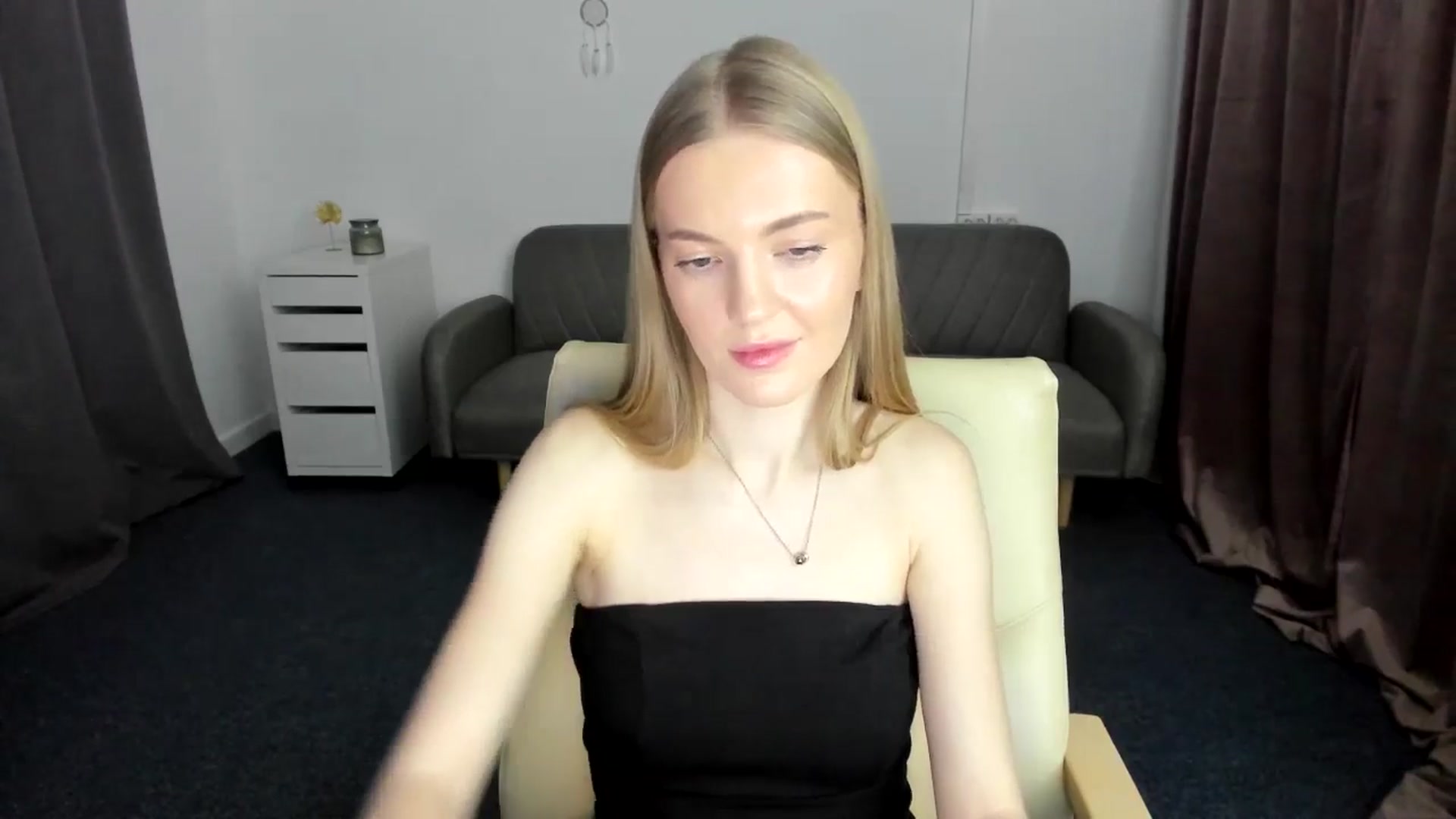 Gallery image thumbnail from AndySky's myfreecams stream on, 02/16/2025, 20:14 image 19 of 20
