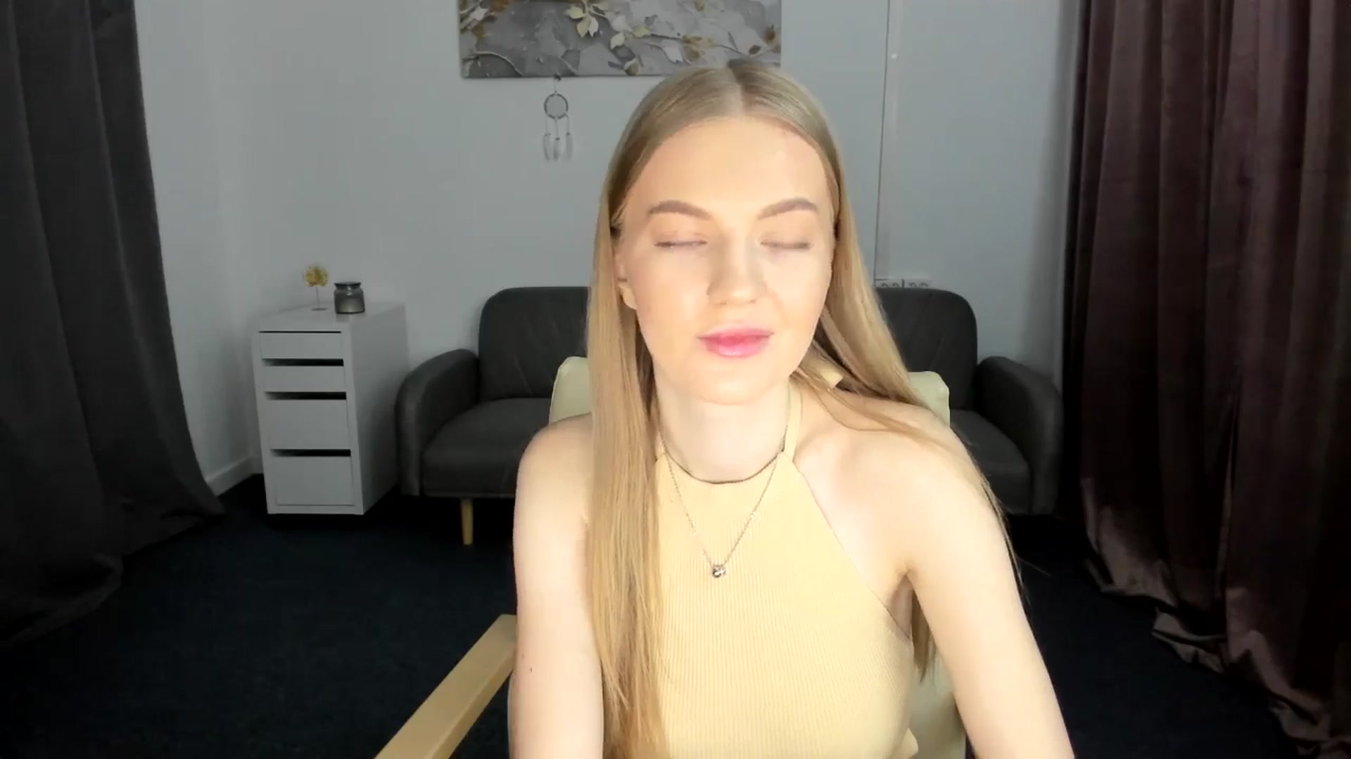 Gallery image thumbnail from AndySky's myfreecams stream on, 02/17/2025, 14:13 image 18 of 20