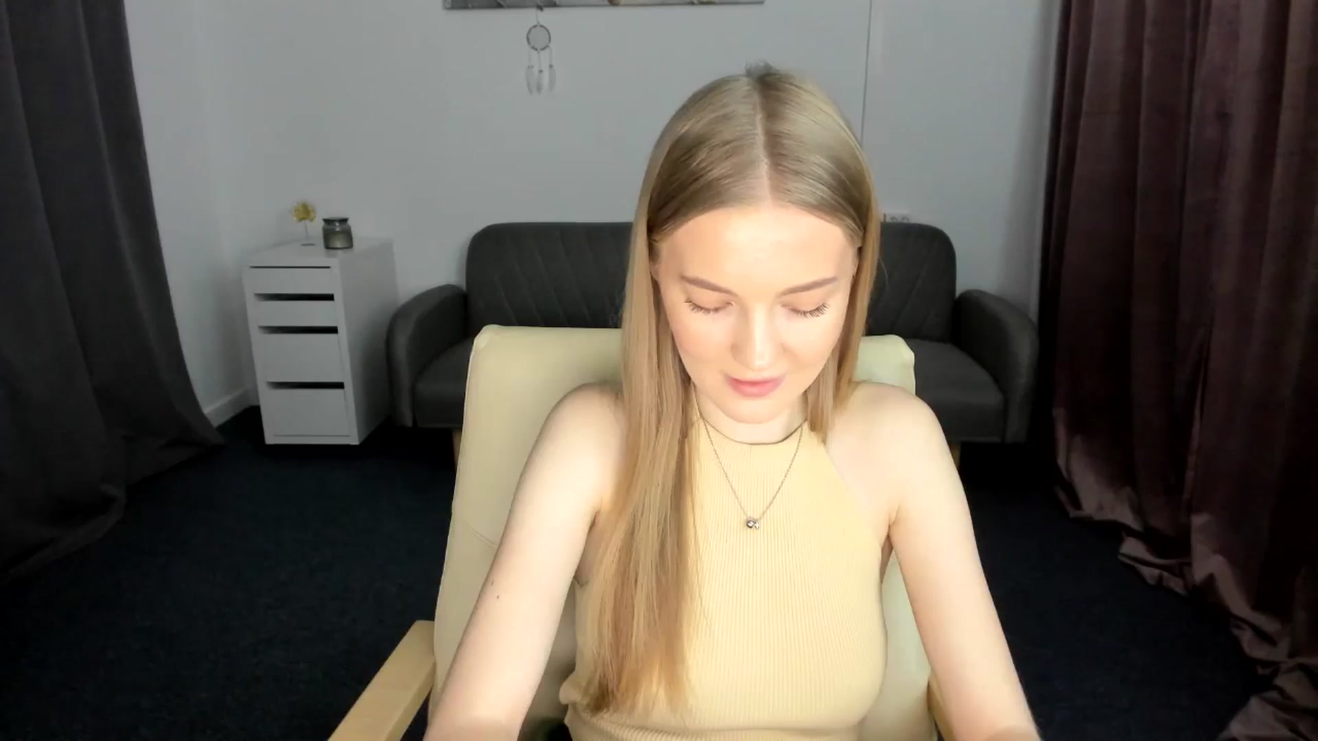Gallery image thumbnail from AndySky's myfreecams stream on, 02/17/2025, 15:59 image 16 of 20