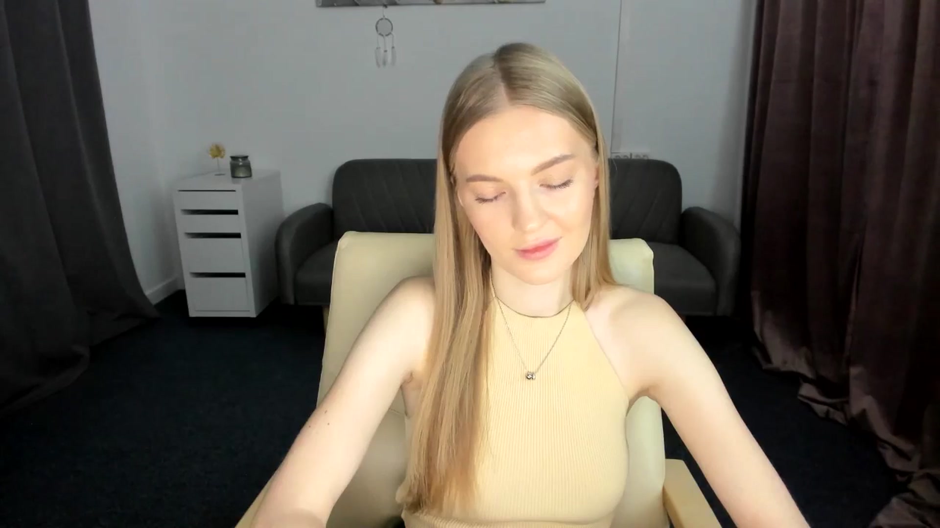 Gallery image thumbnail from AndySky's myfreecams stream on, 02/17/2025, 15:59 image 13 of 20