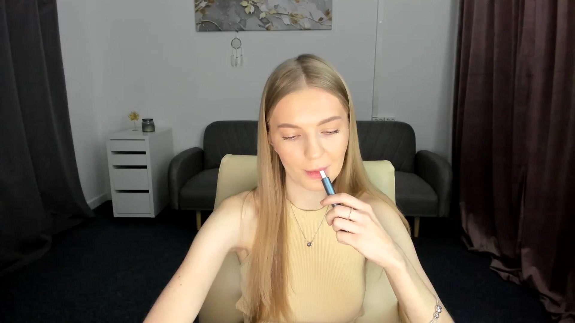 Gallery image thumbnail from AndySky's myfreecams stream on, 02/17/2025, 16:21 image 17 of 20