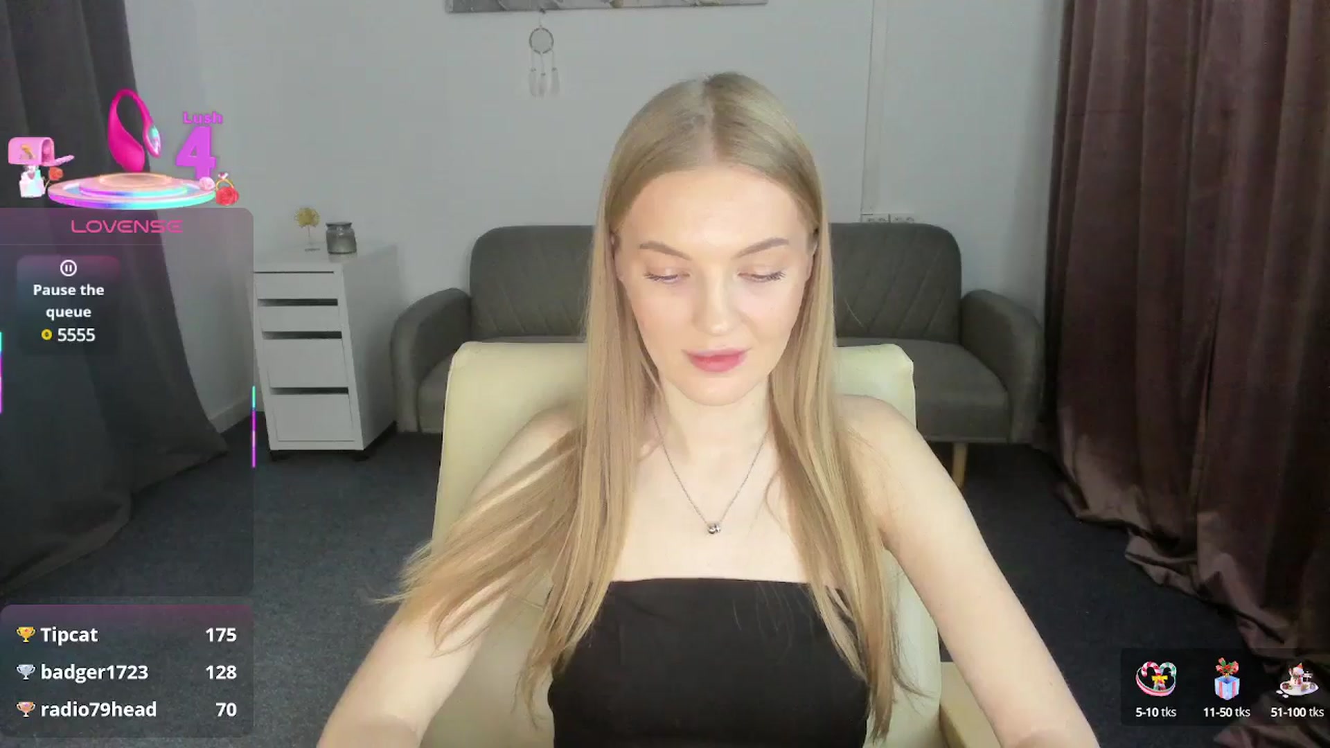 Gallery image thumbnail from AndySky's myfreecams stream on, 02/18/2025, 18:01 image 15 of 20