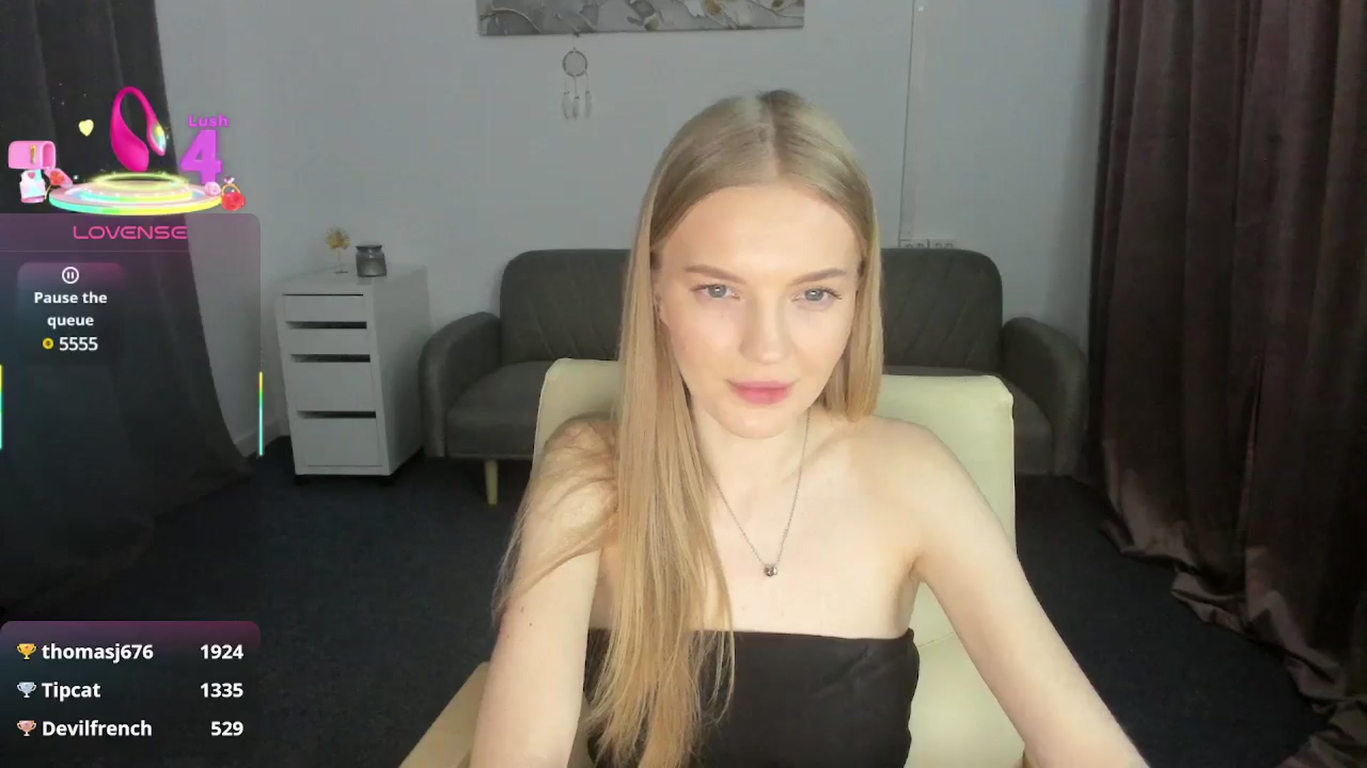 Gallery image thumbnail from AndySky's myfreecams stream on, 02/18/2025, 20:38 image 5 of 20