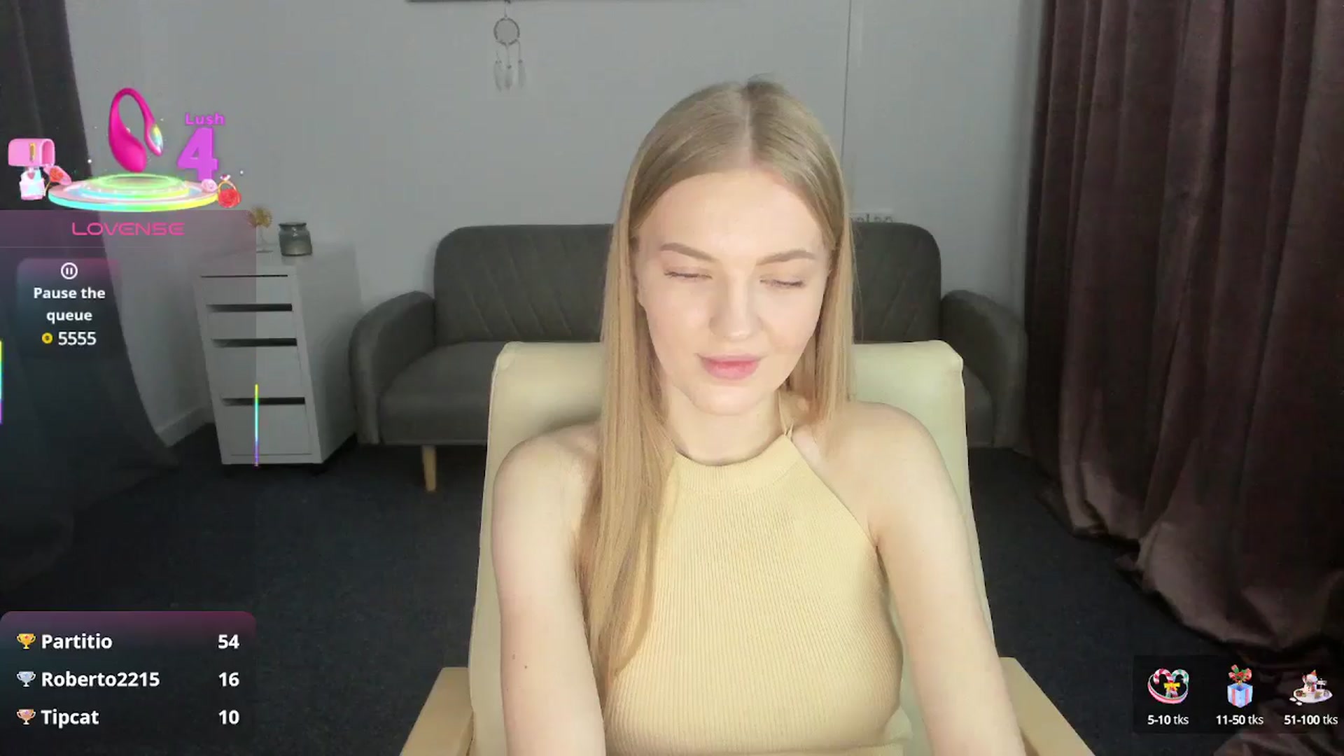 Gallery image thumbnail from AndySky's myfreecams stream on, 02/20/2025, 15:39 image 19 of 20