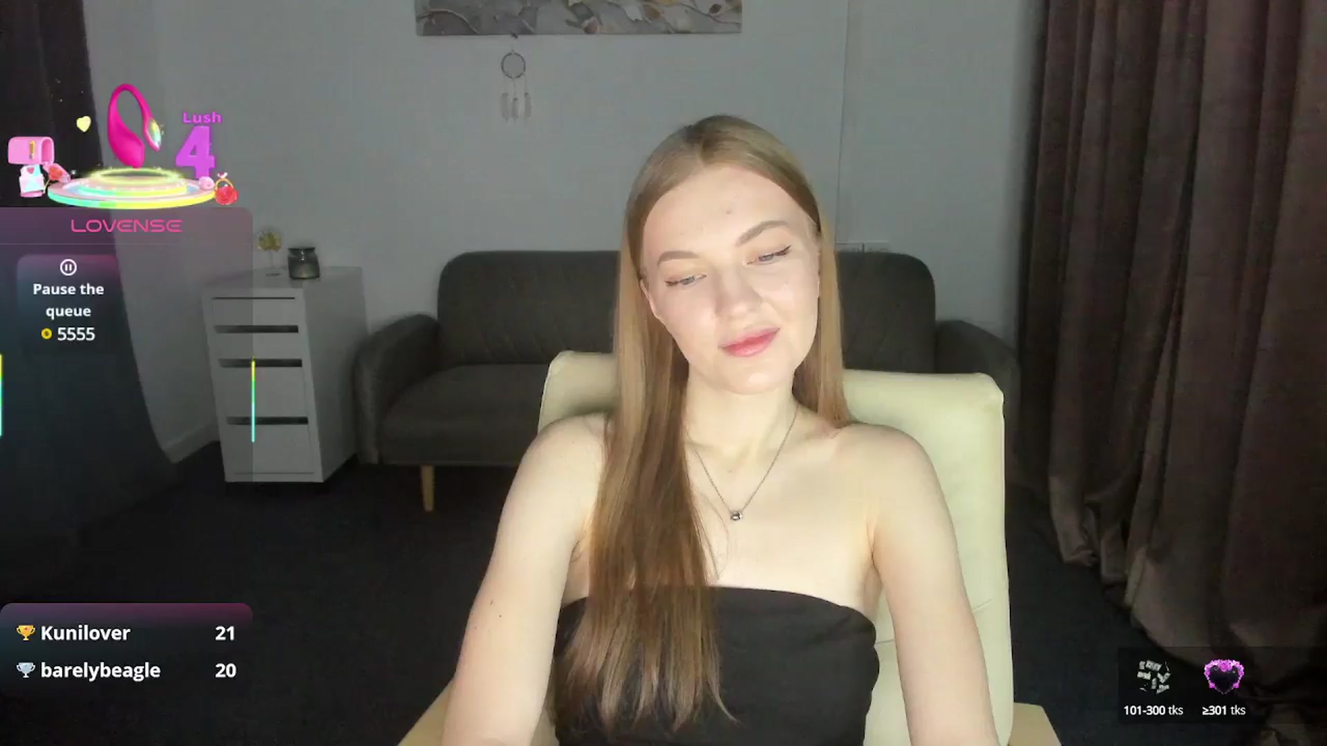 Gallery image thumbnail from AndySky's myfreecams stream on, 02/23/2025, 14:42 image 12 of 20