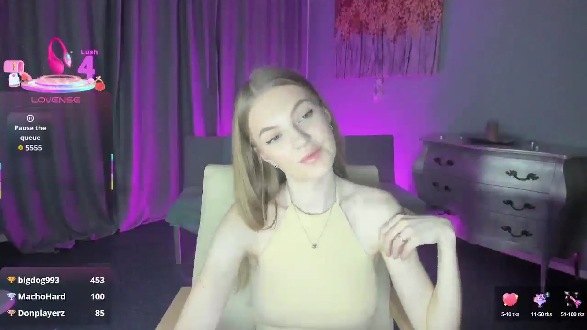 Gallery image thumbnail from AndySky's myfreecams stream on, 03/08/2025, 18:29 image 16 of 20