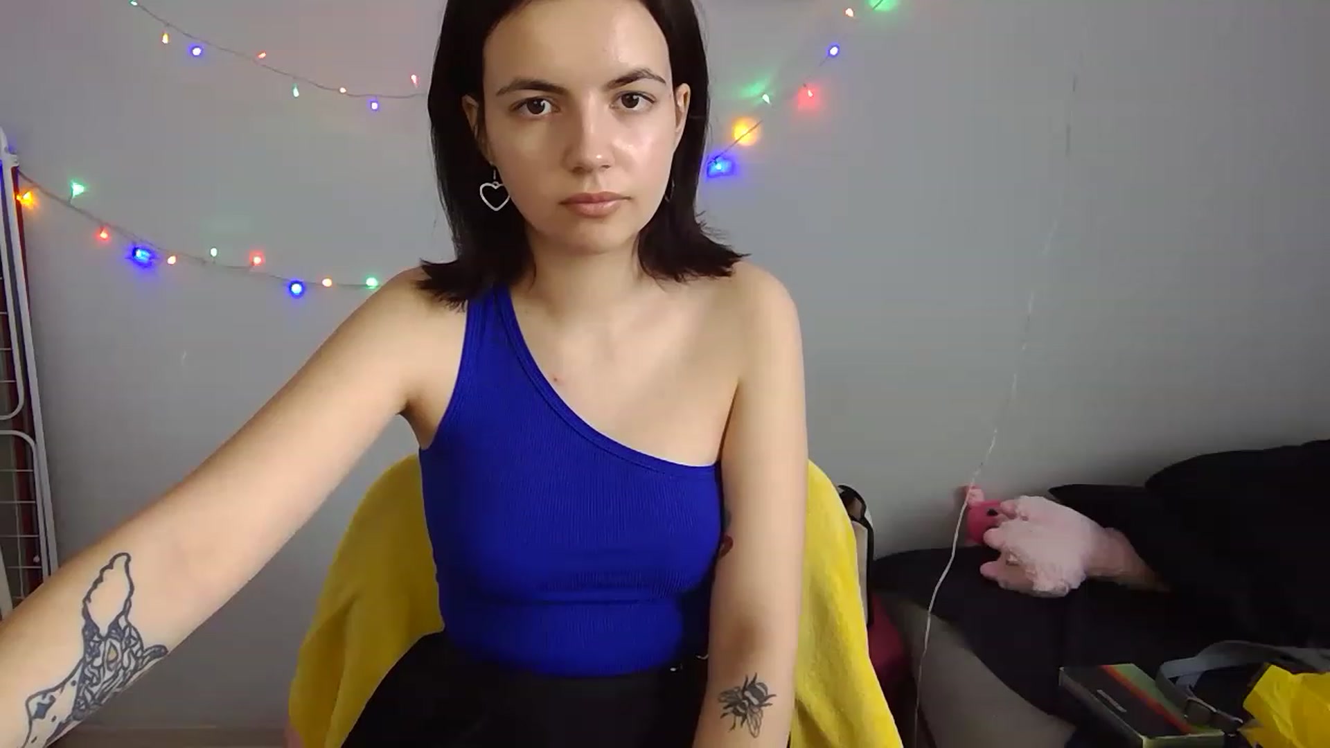 Gallery image thumbnail from Andy_baby's myfreecams stream on, 04/16/2023, 11:37 image 16 of 20
