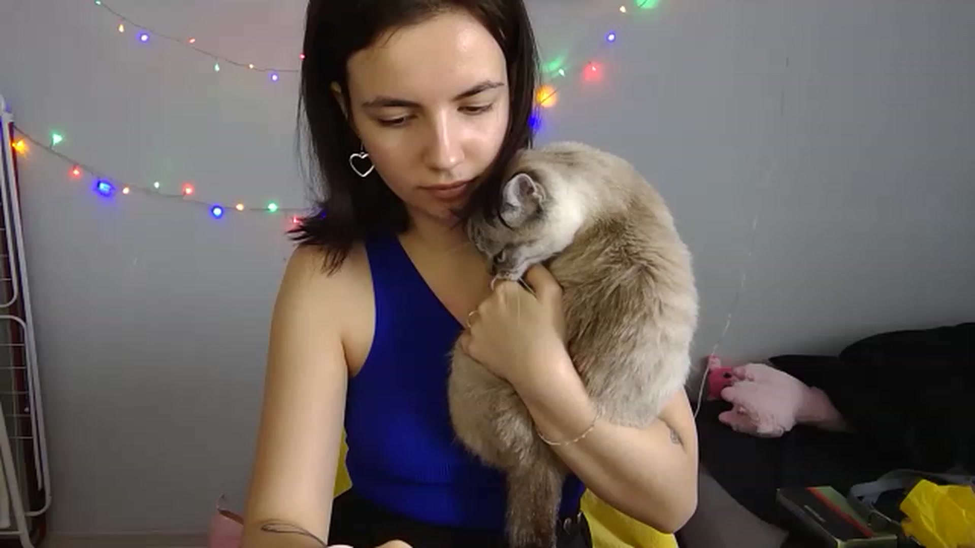 Gallery image thumbnail from Andy_baby's myfreecams stream on, 04/16/2023, 12:39 image 1 of 20