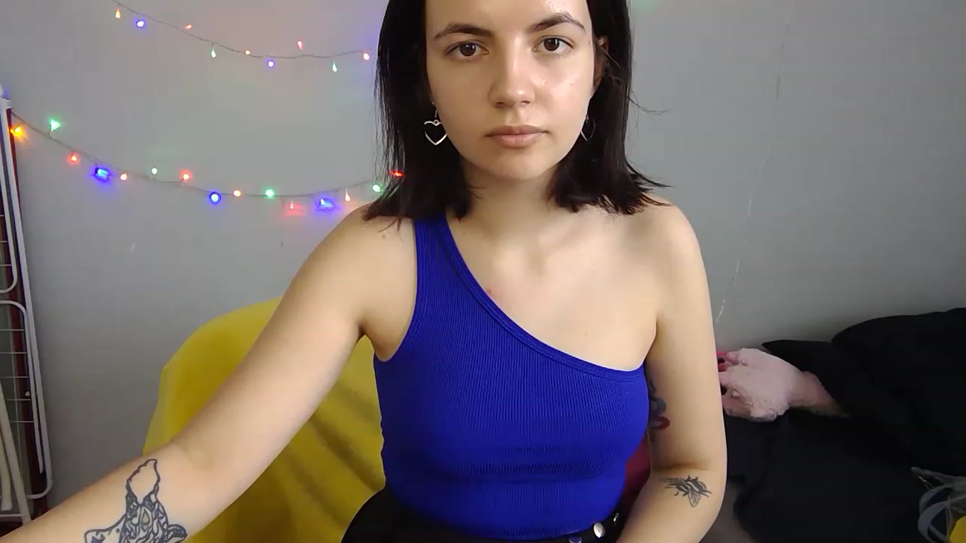 Gallery image thumbnail from Andy_baby's myfreecams stream on, 04/16/2023, 12:39 image 16 of 20