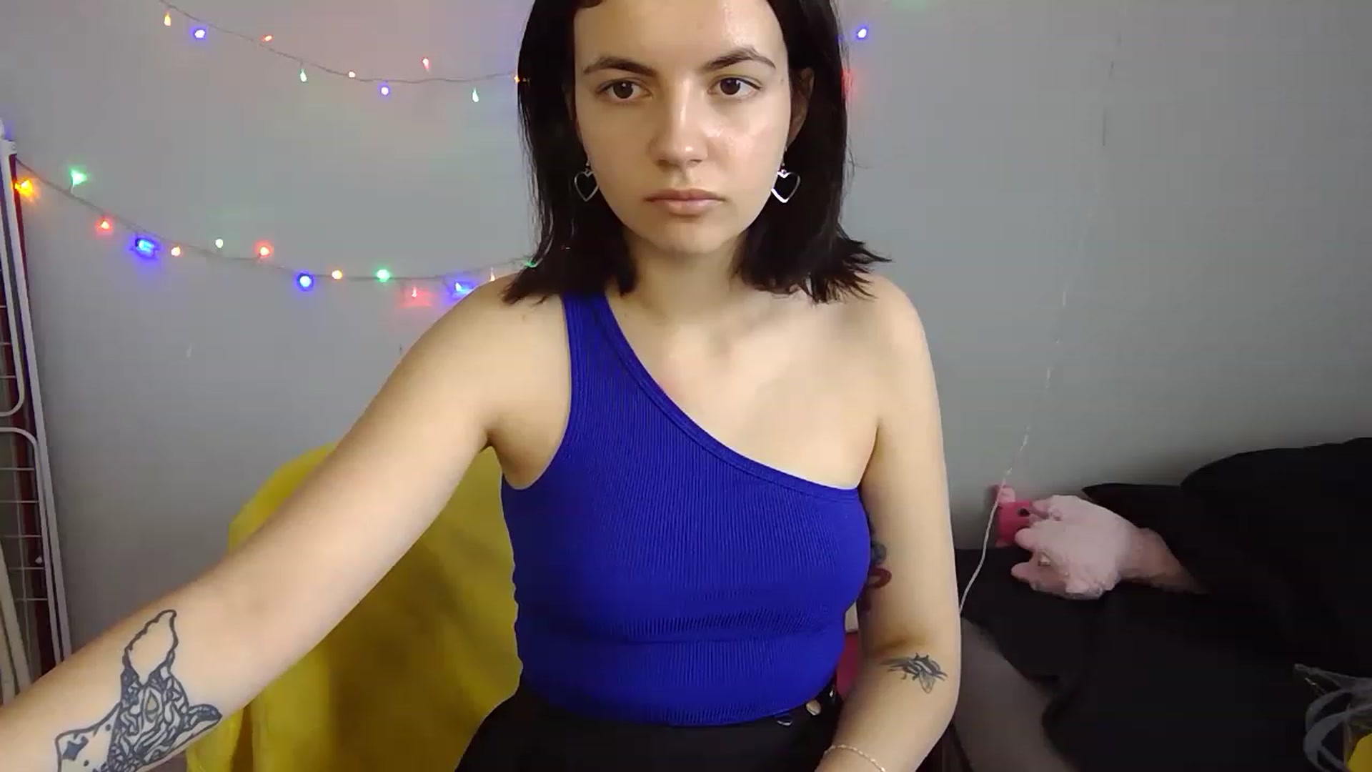 Gallery image thumbnail from Andy_baby's myfreecams stream on, 04/16/2023, 12:39 image 7 of 20