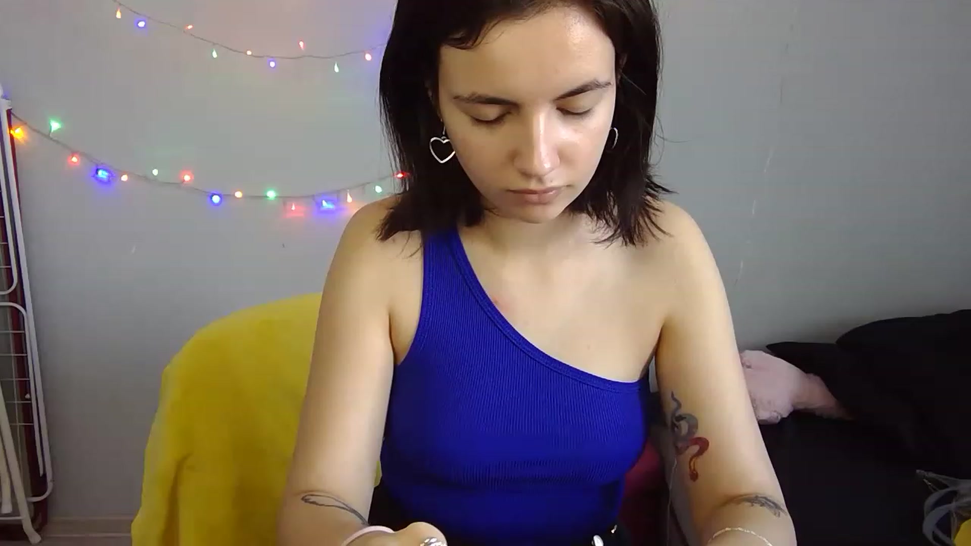 Gallery image thumbnail from Andy_baby's myfreecams stream on, 04/16/2023, 12:39 image 11 of 20