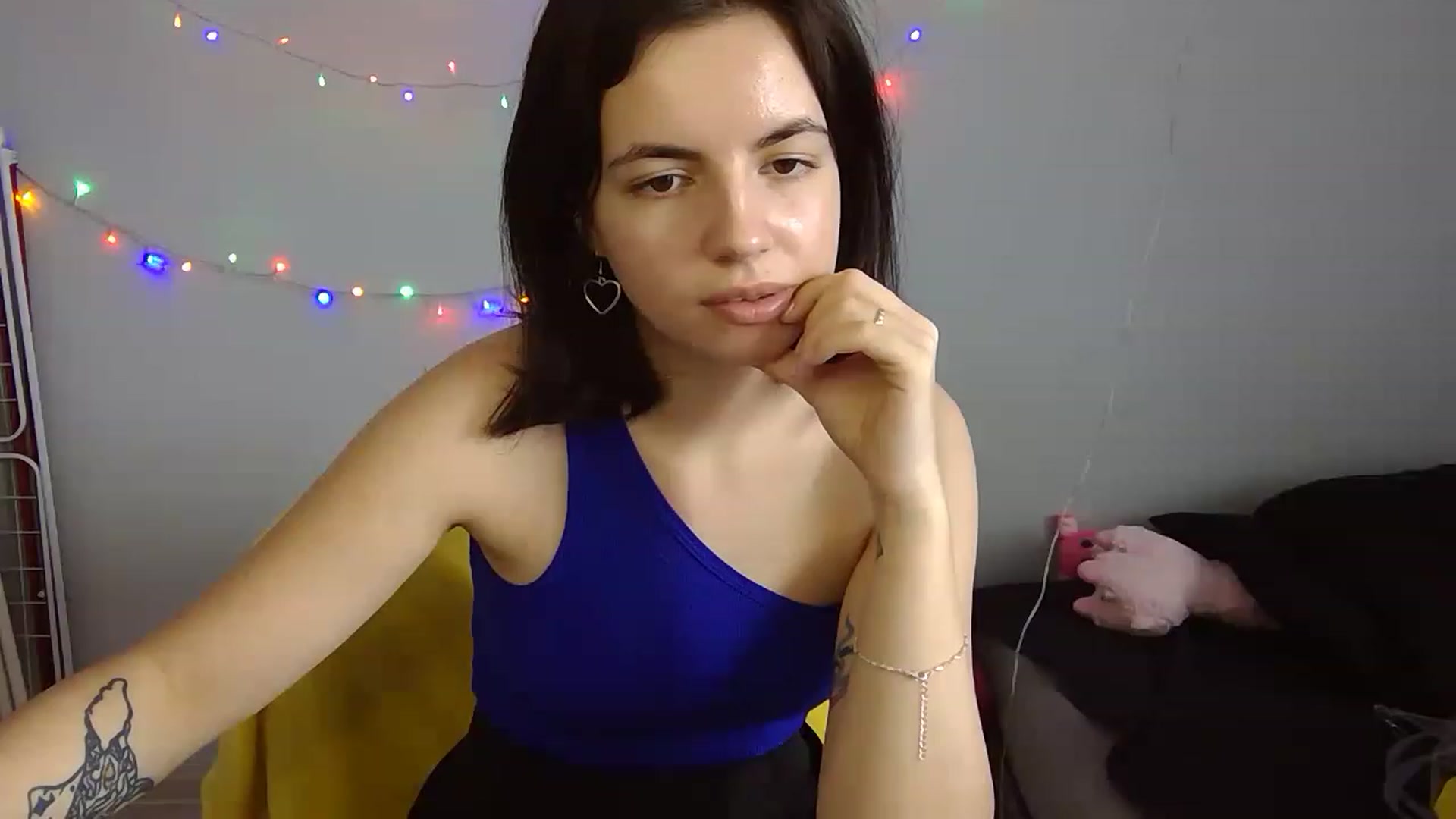 Gallery image thumbnail from Andy_baby's myfreecams stream on, 04/16/2023, 12:39 image 5 of 20